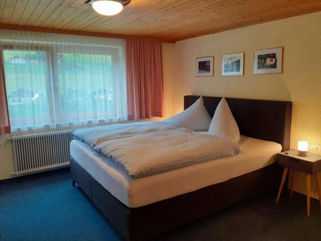 Triple Room with Balcony and Shared Bathroom photo 1