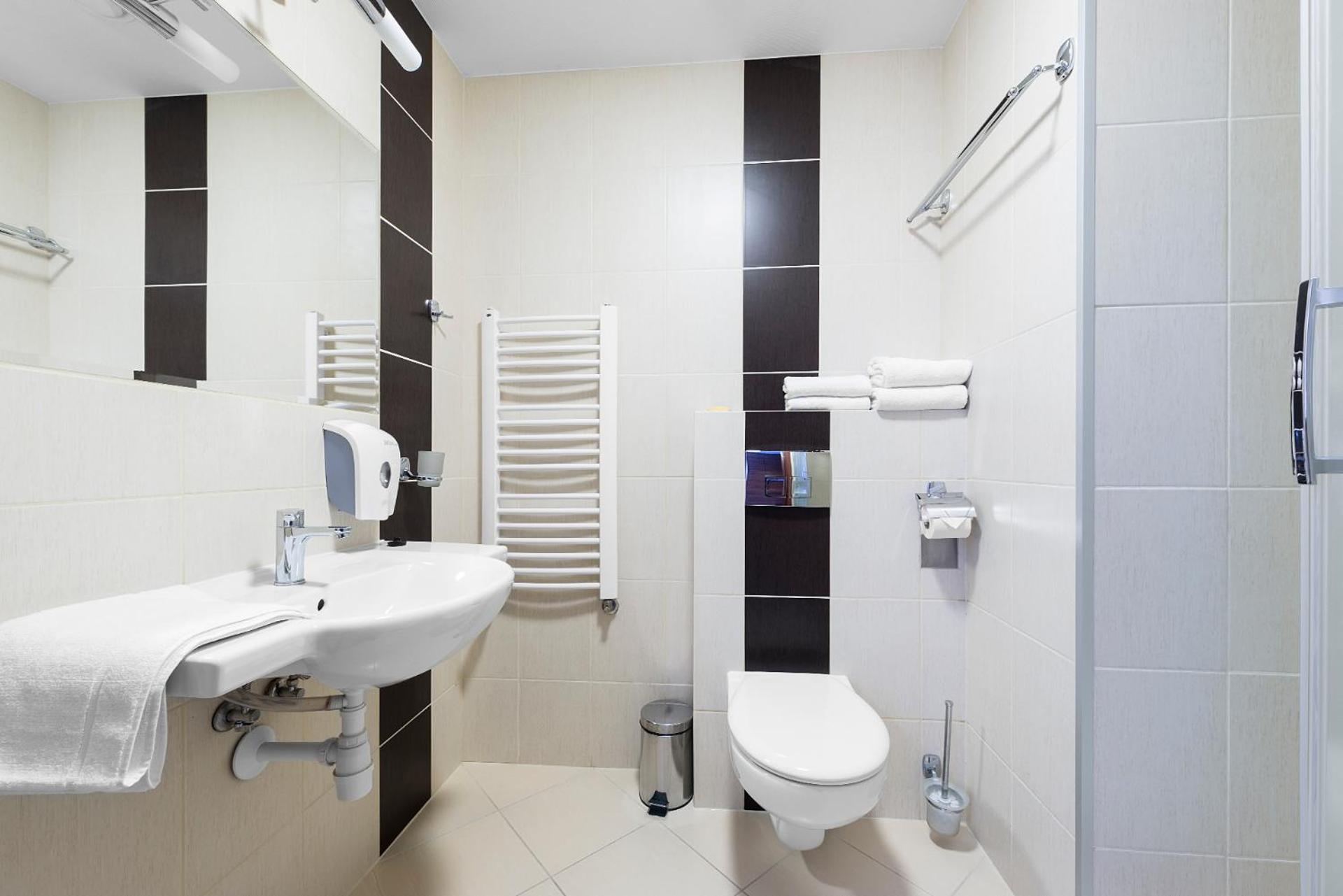 Double Room with Private Bathroom - Photo 5