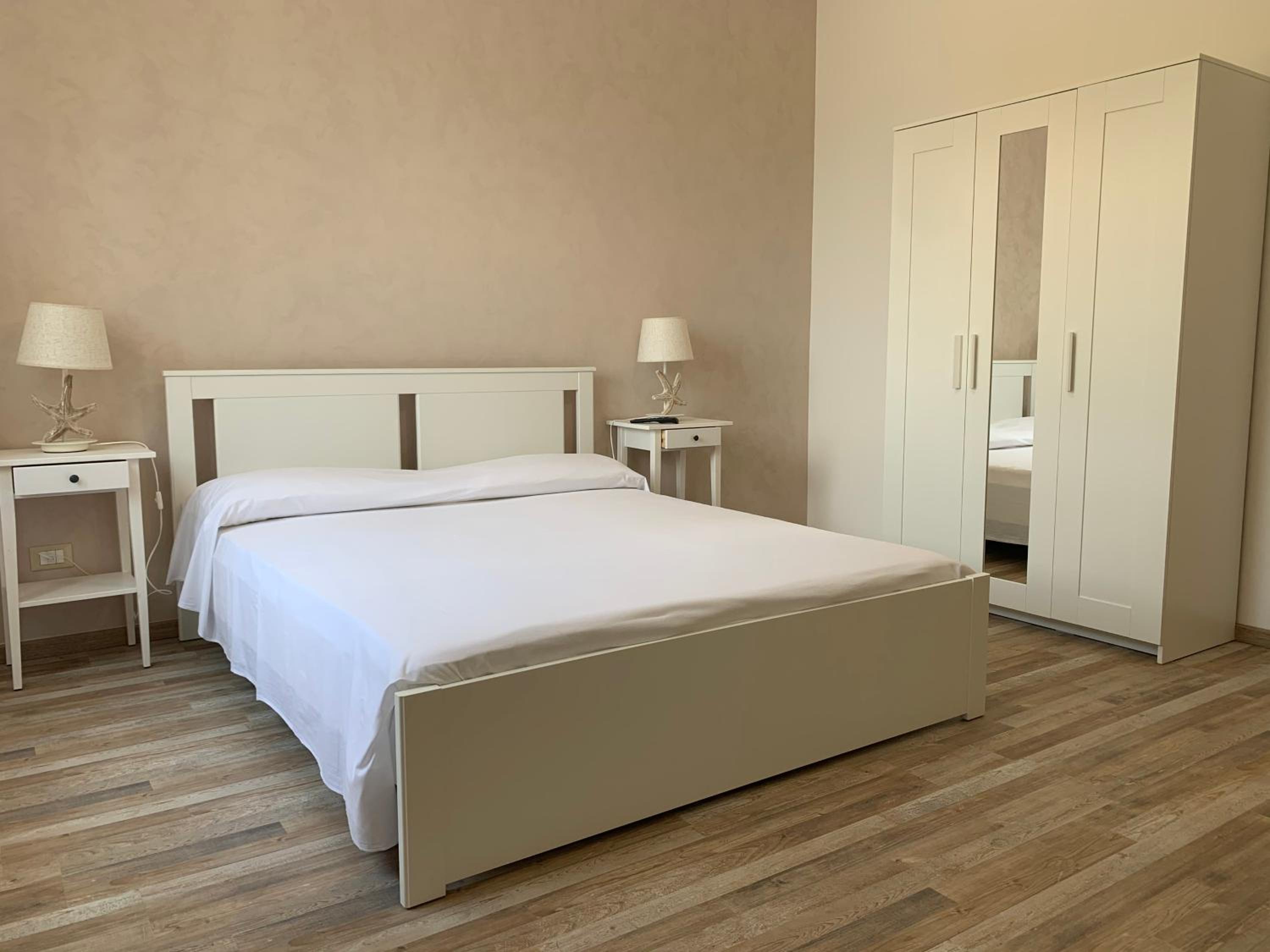 Double Room - Photo 27