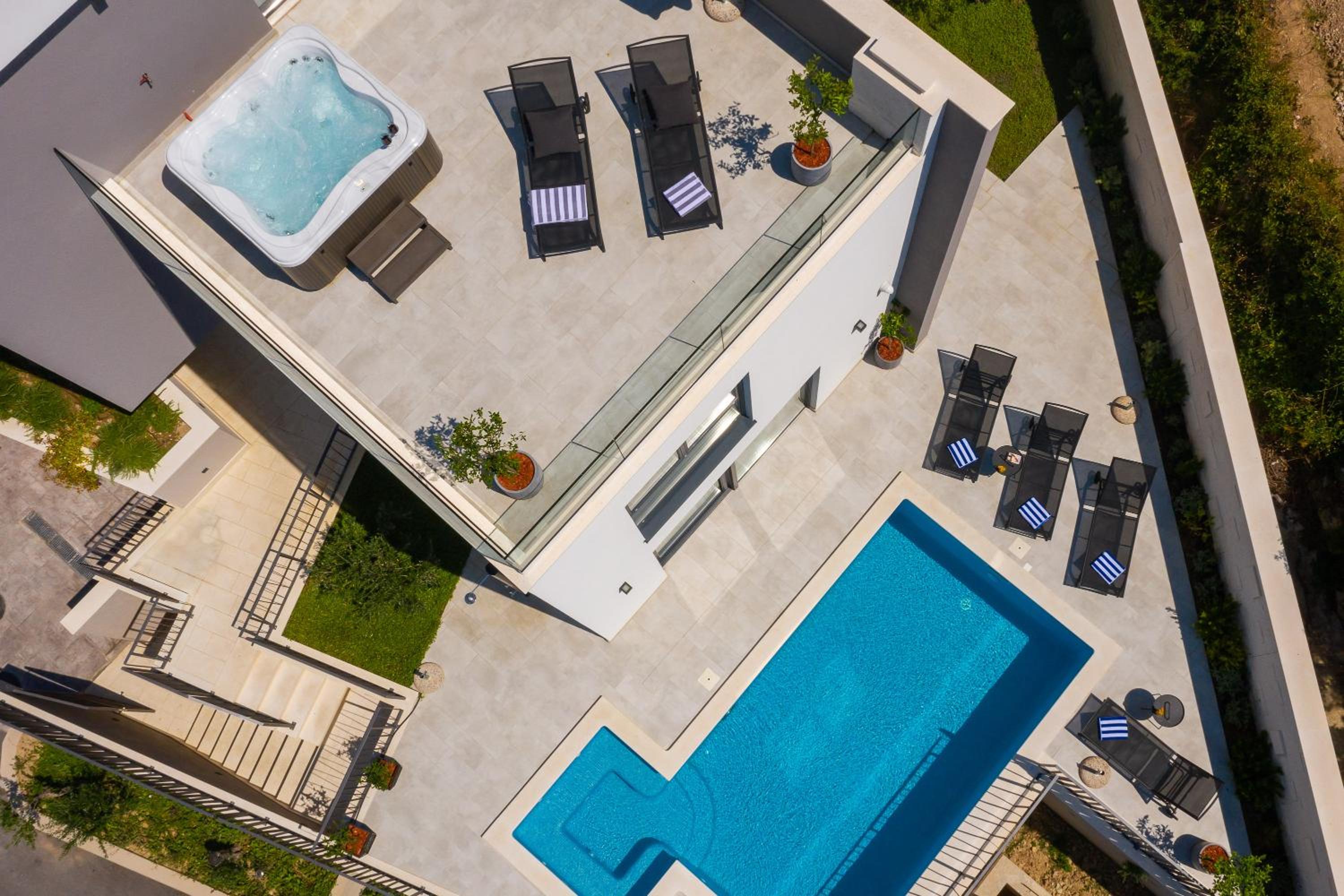 Villa with Private Pool - Photo 68
