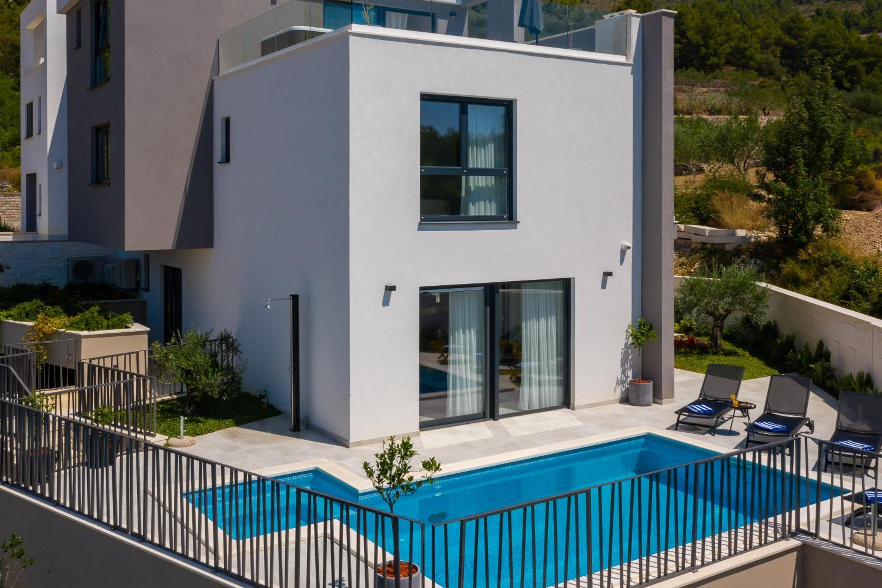 Villa with Private Pool - Photo 71