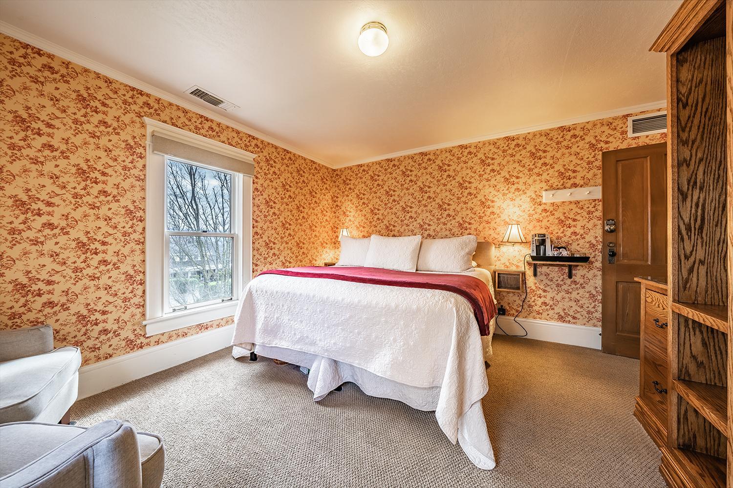 Superior King Room