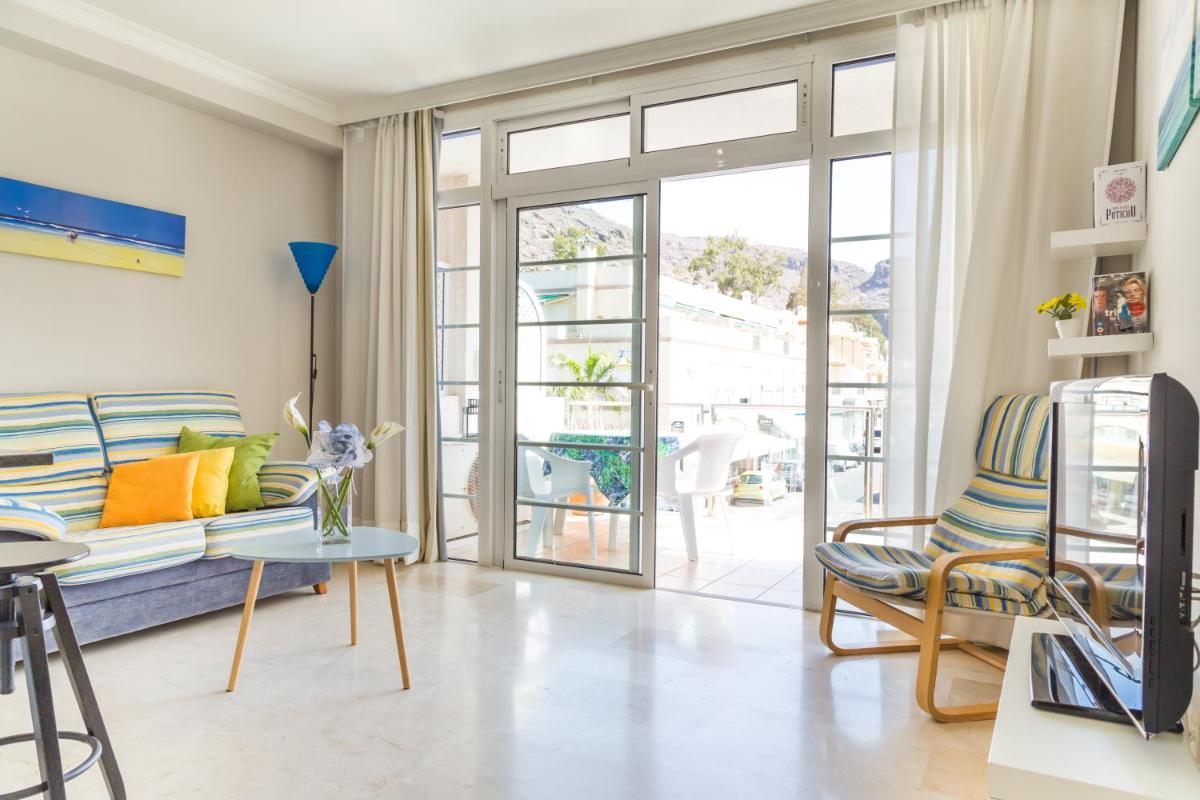 Apartment with Mountain View