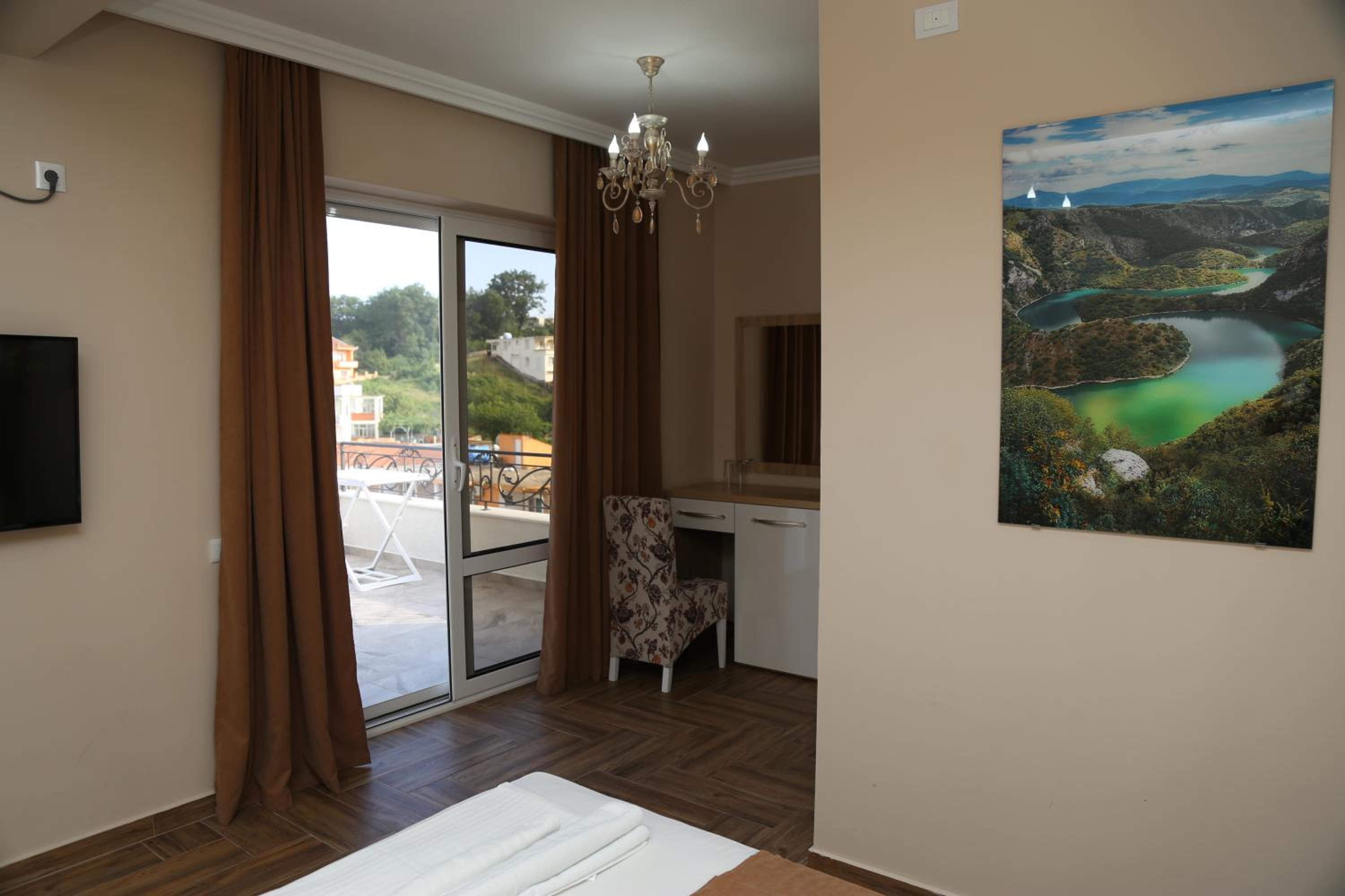 Queen Room with Pool View