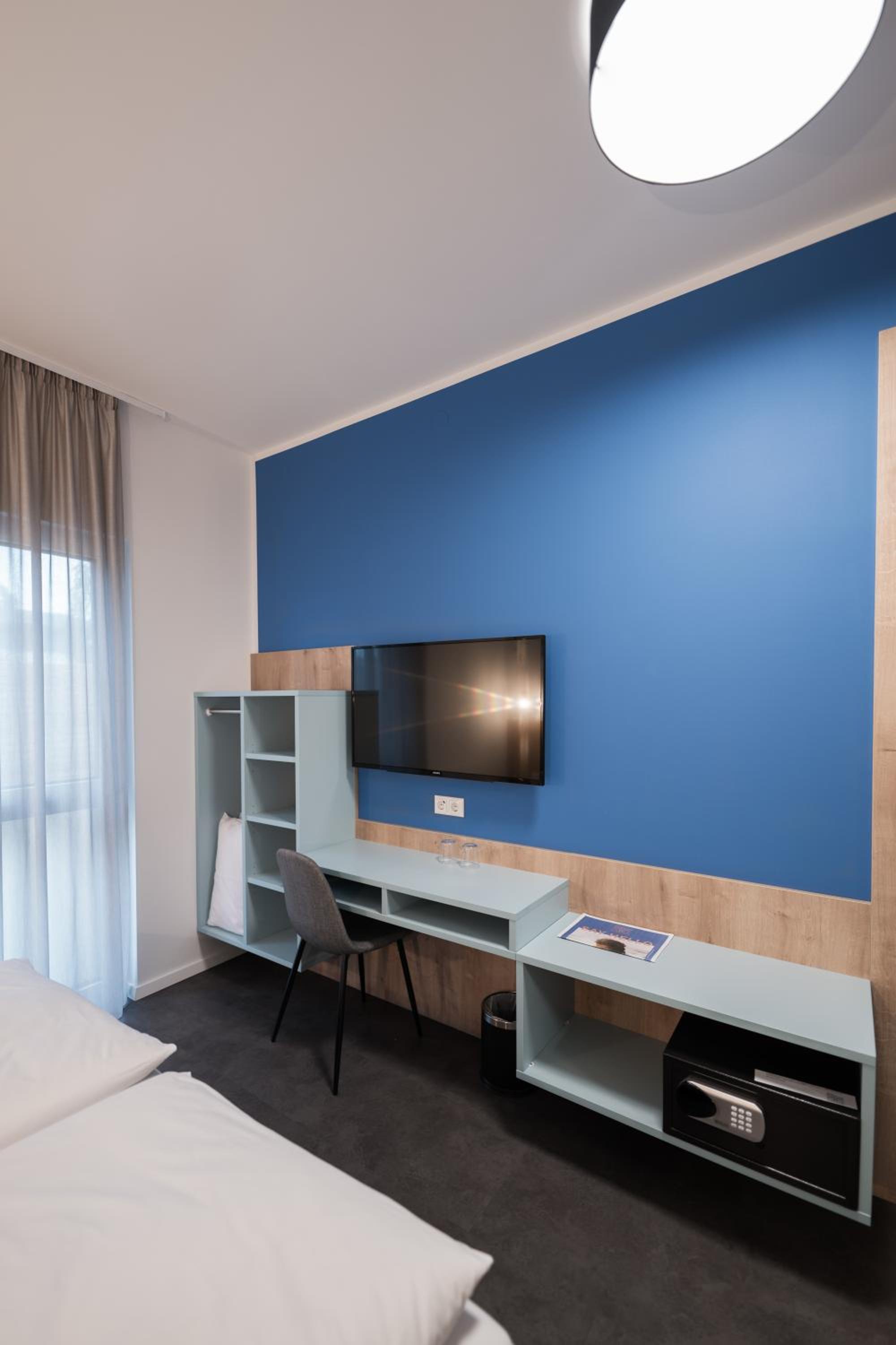 Double Room or Twin Room - Photo 11