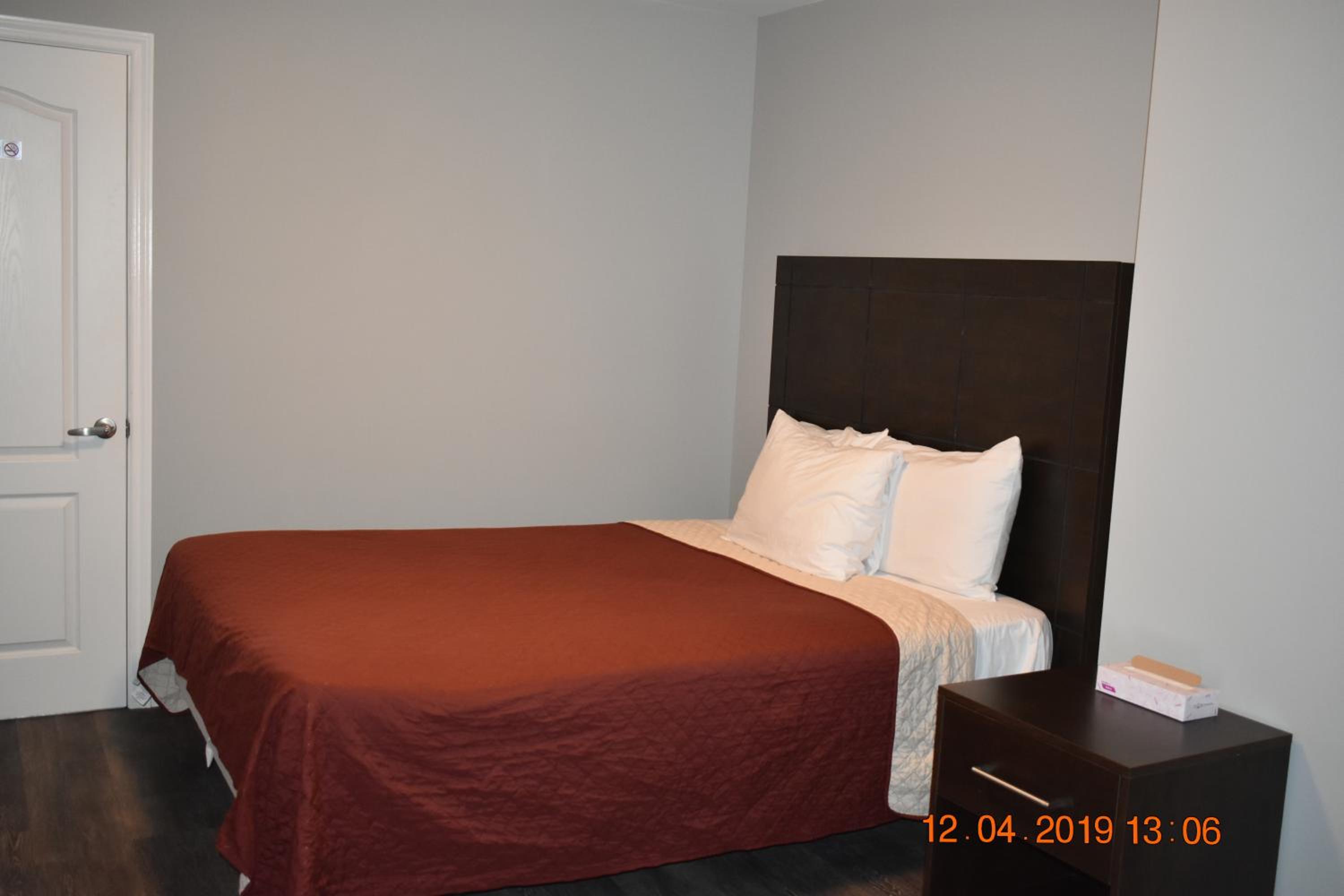Two-Bedroom Suite photo 2