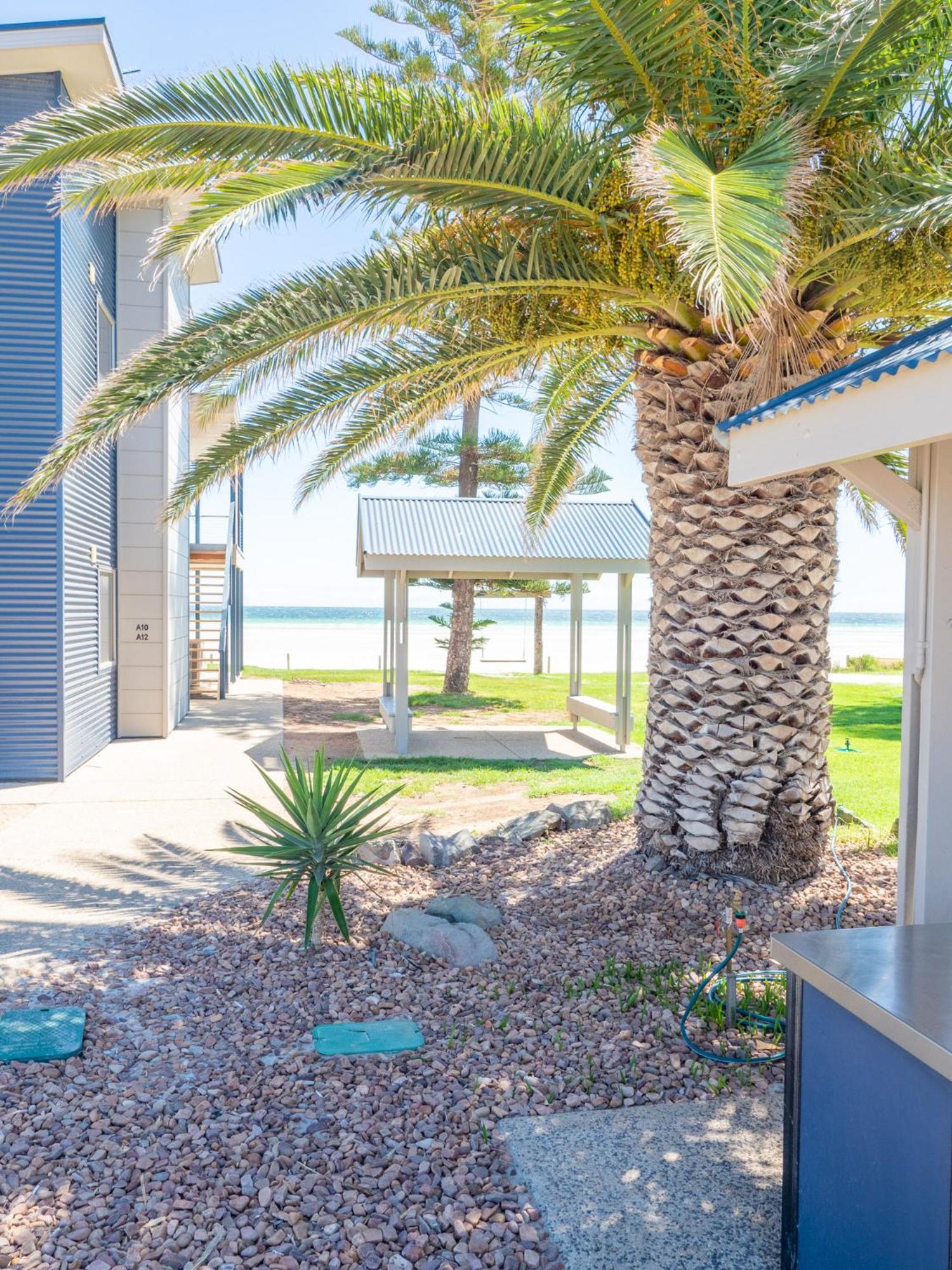 Family Room with Sea View photo 3