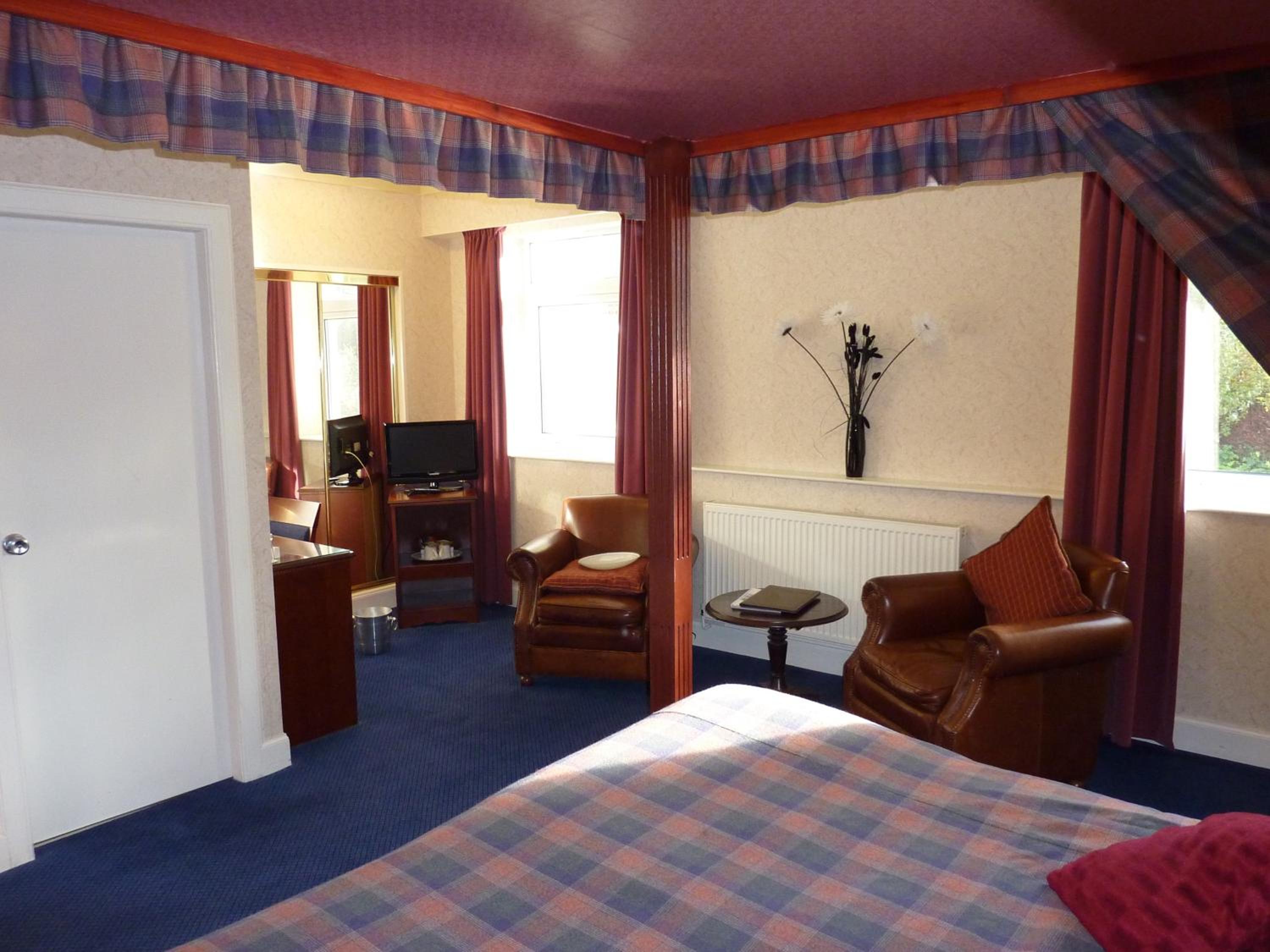Double Room with Four Poster Bed photo 3