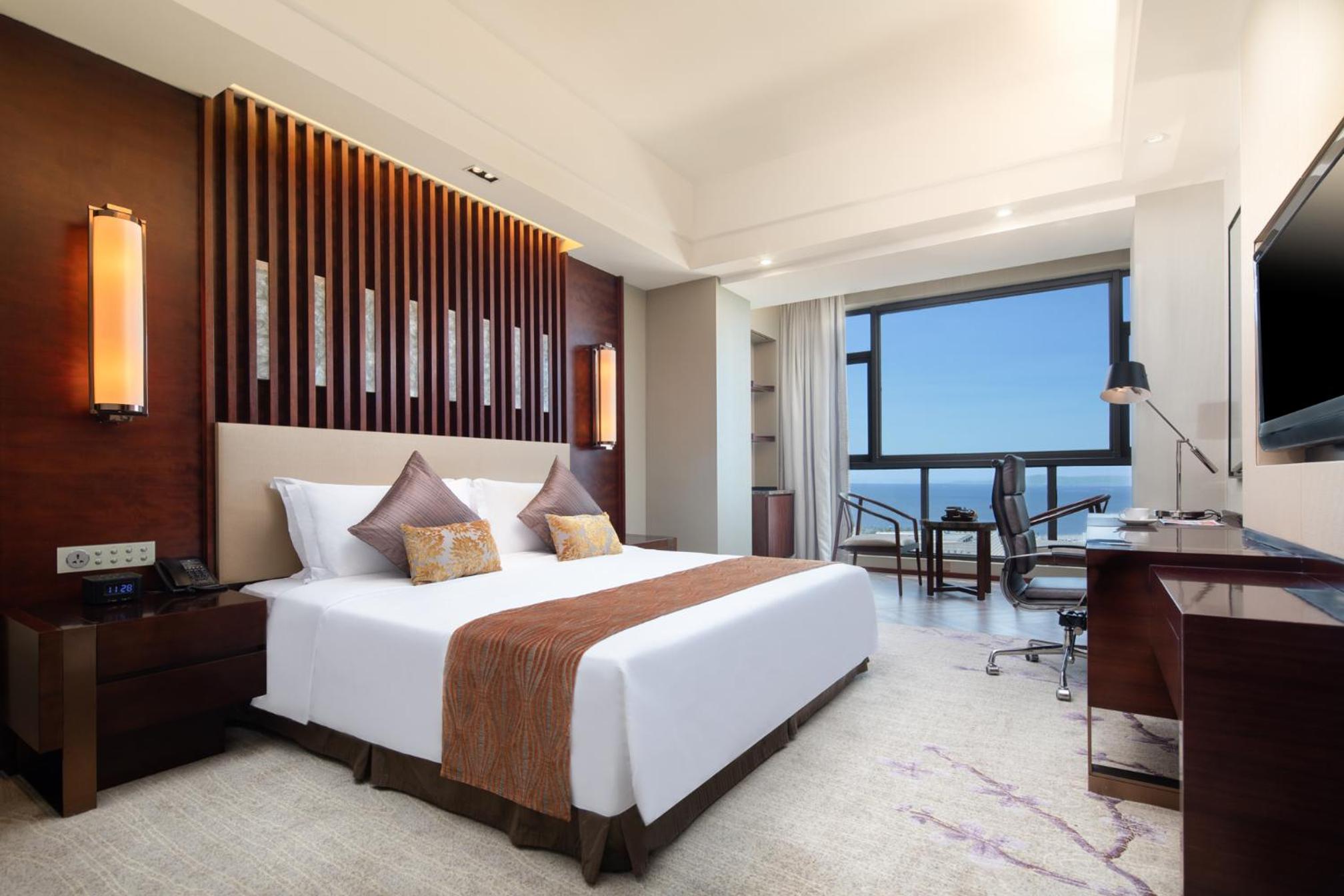 Deluxe Seaview King photo 1