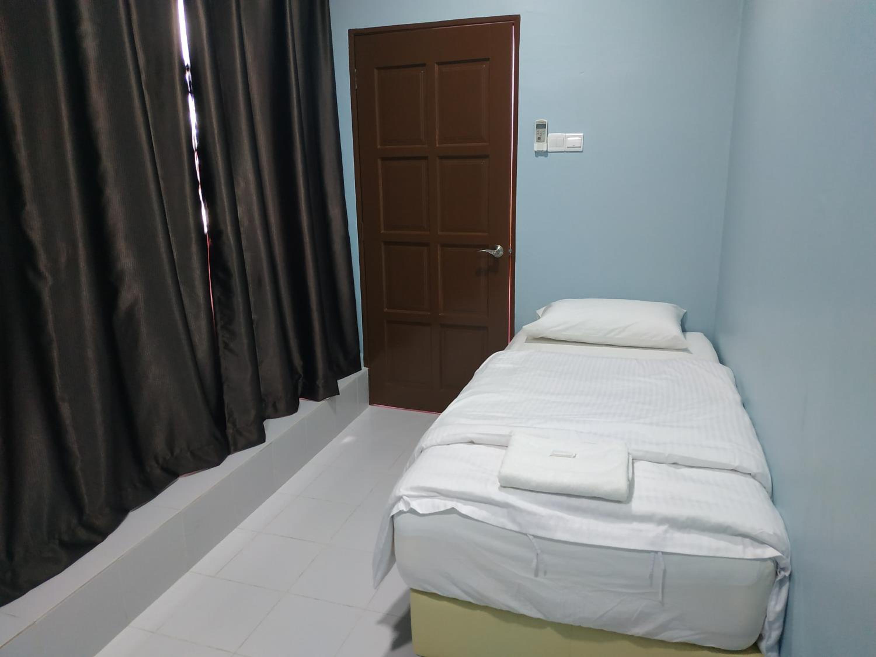 Single Room photo 3