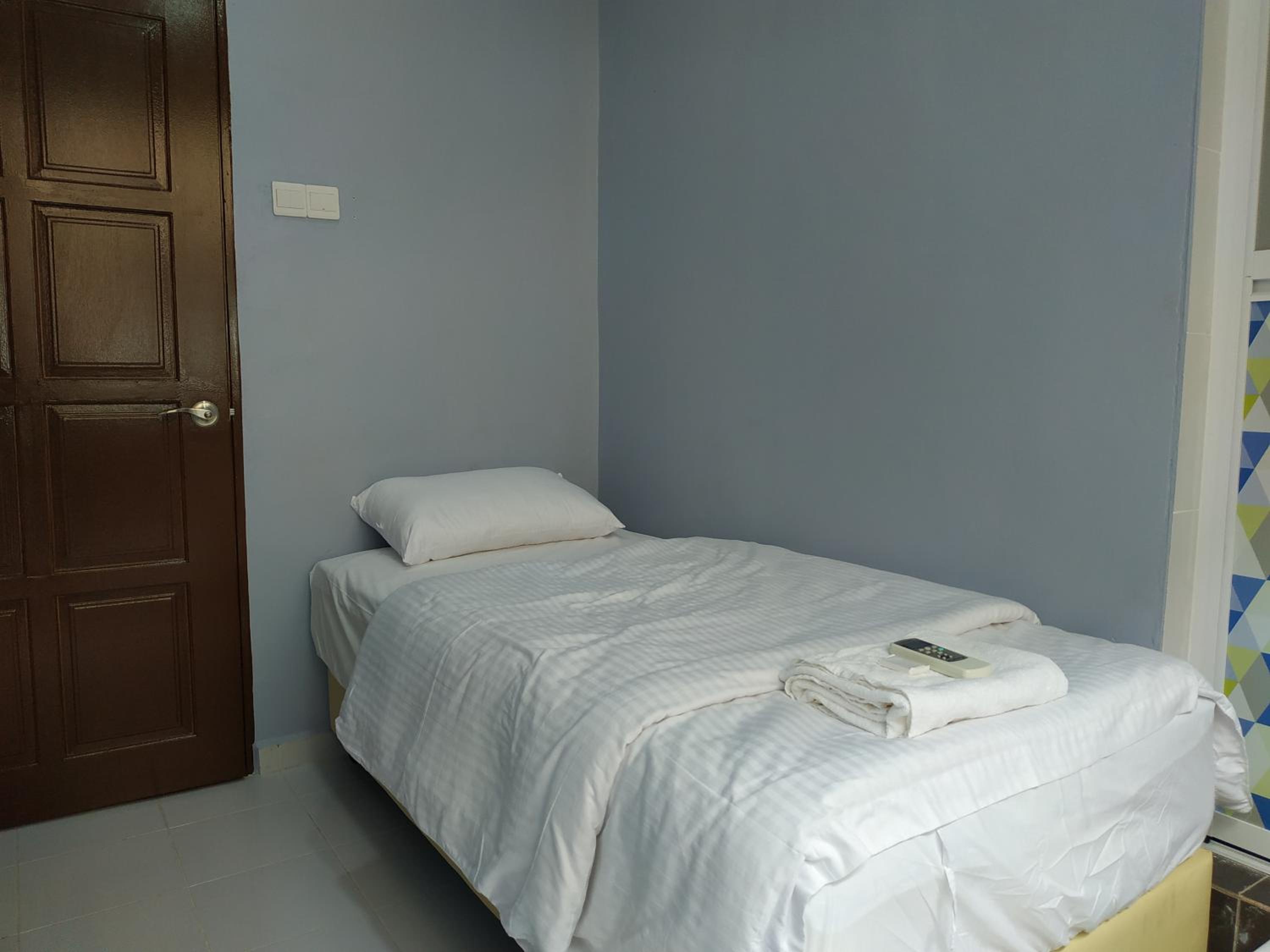 Single Room photo 2