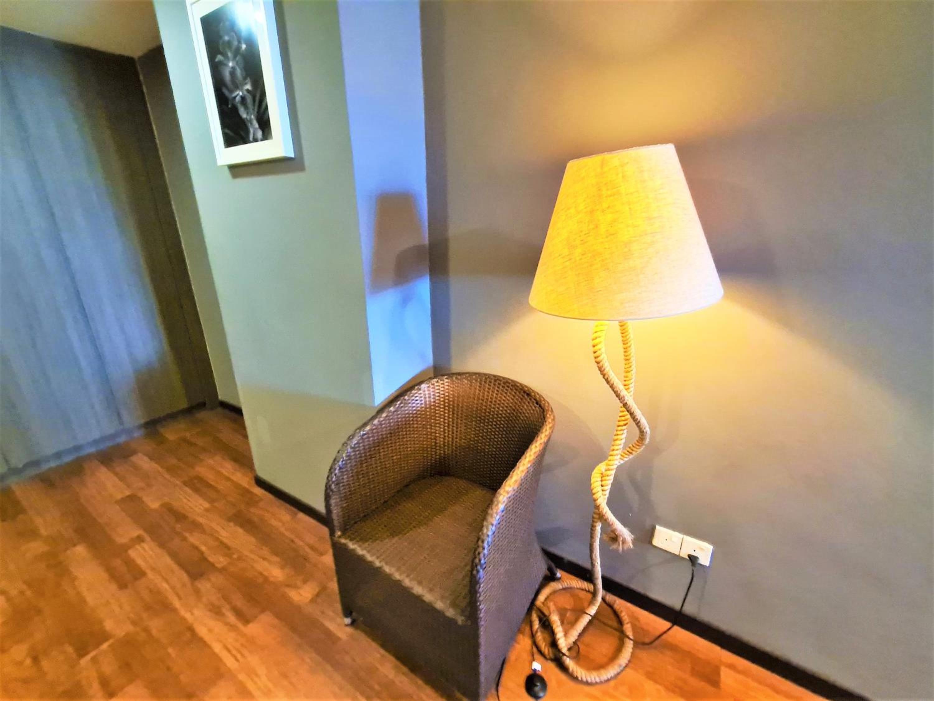 Deluxe King Room - Photo 2