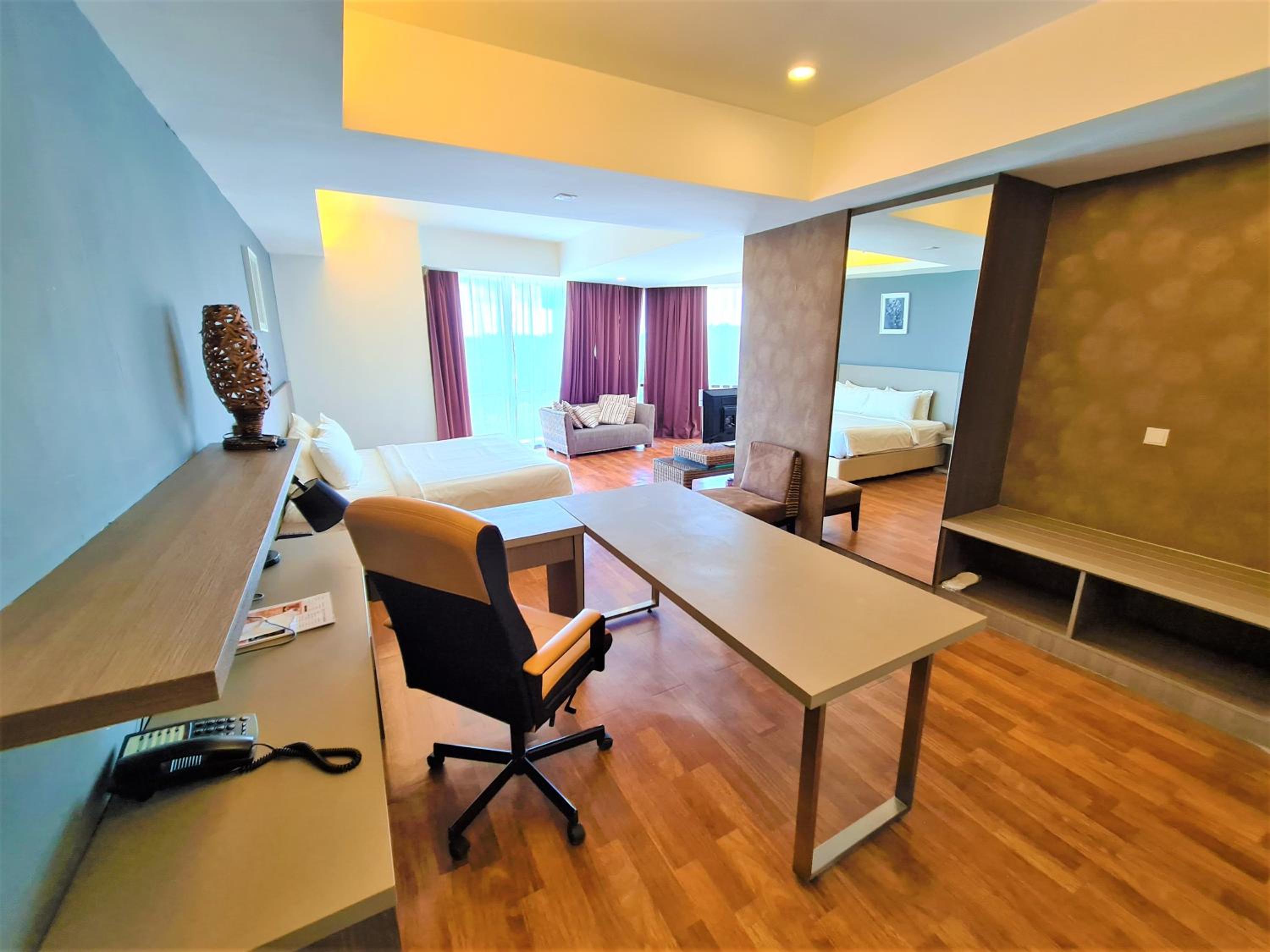 Executive Deluxe Double Room - Photo 3