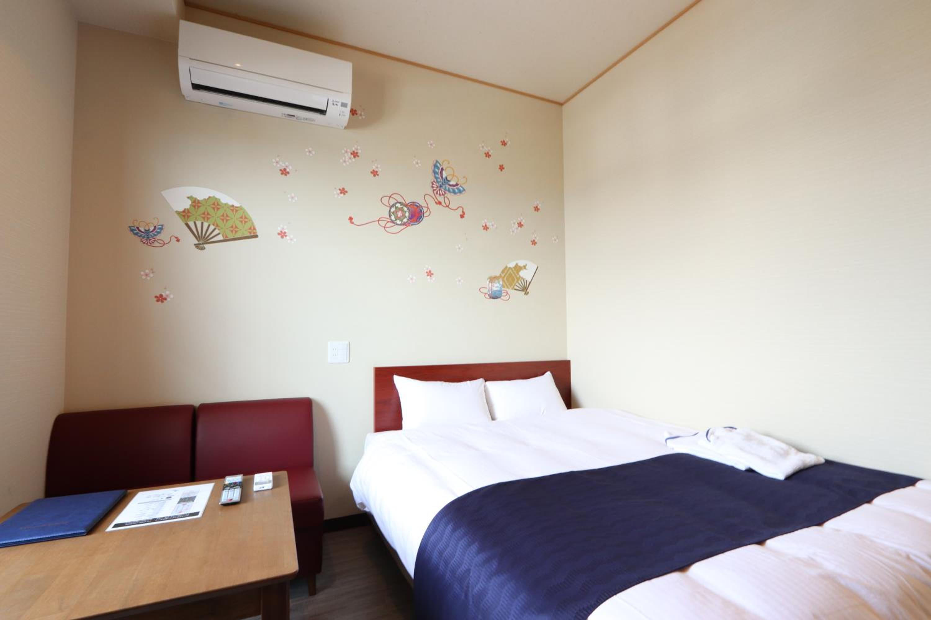 Double Room - Photo 7