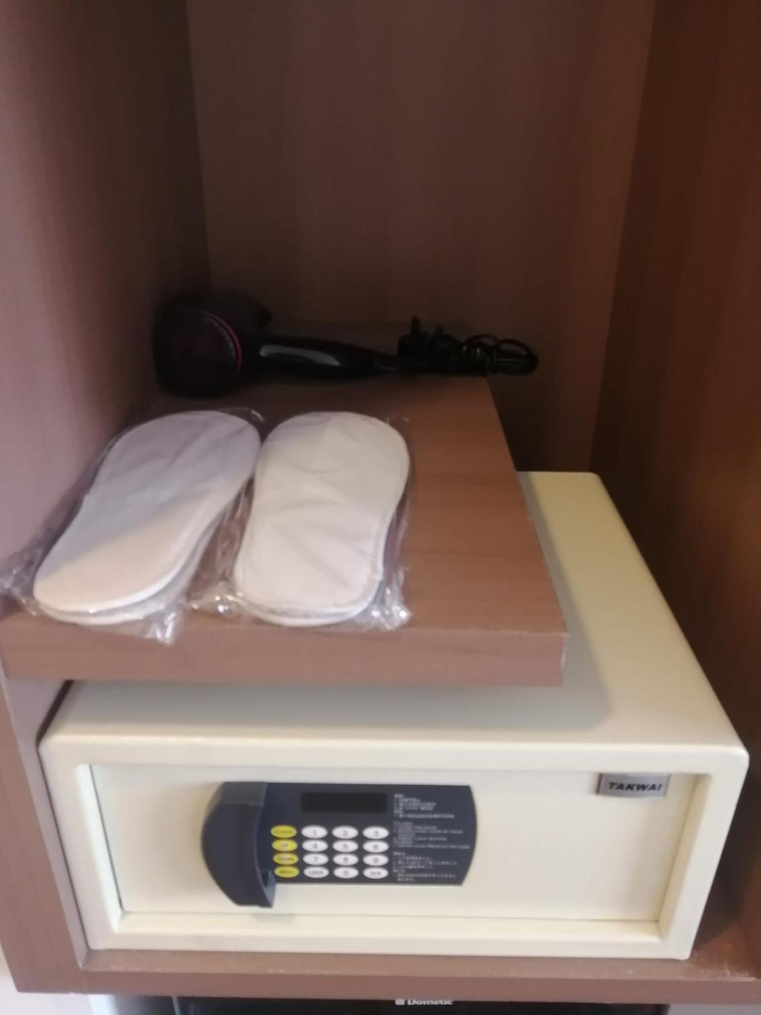 Deluxe Twin Room - Long Stay Promotion photo 3