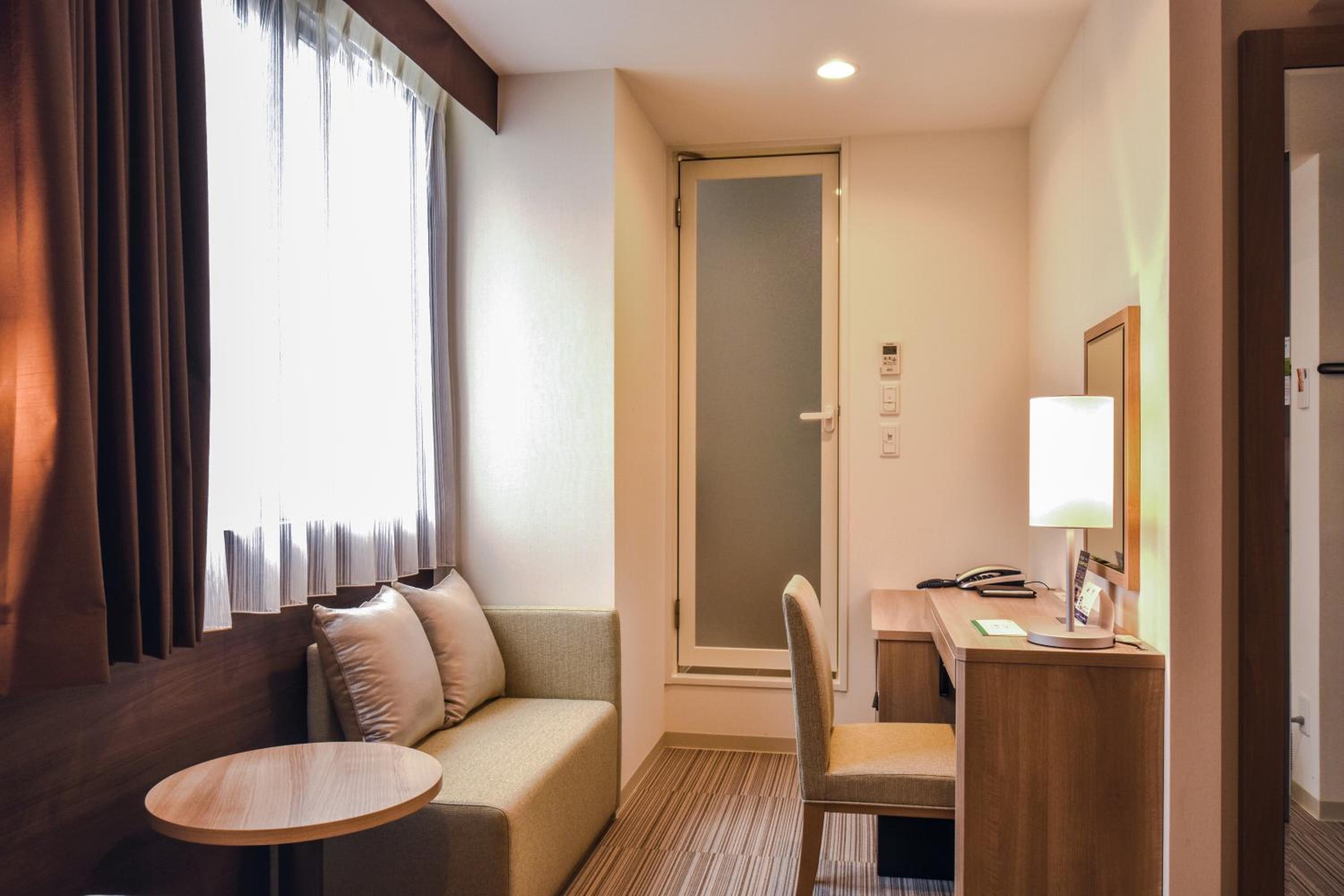 Twin Room - Non-Smoking photo 3
