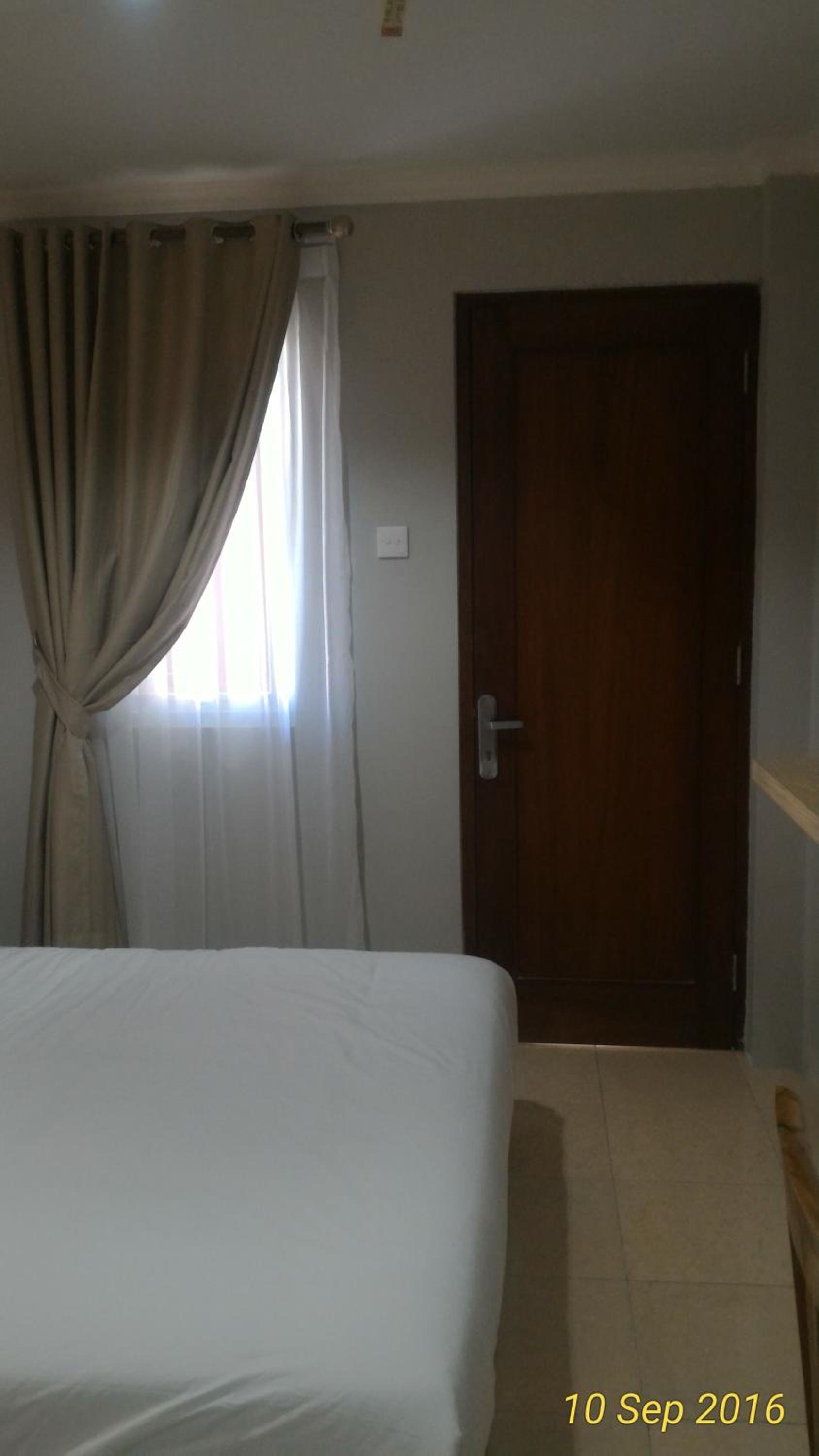 Budget Double Room - Photo 5