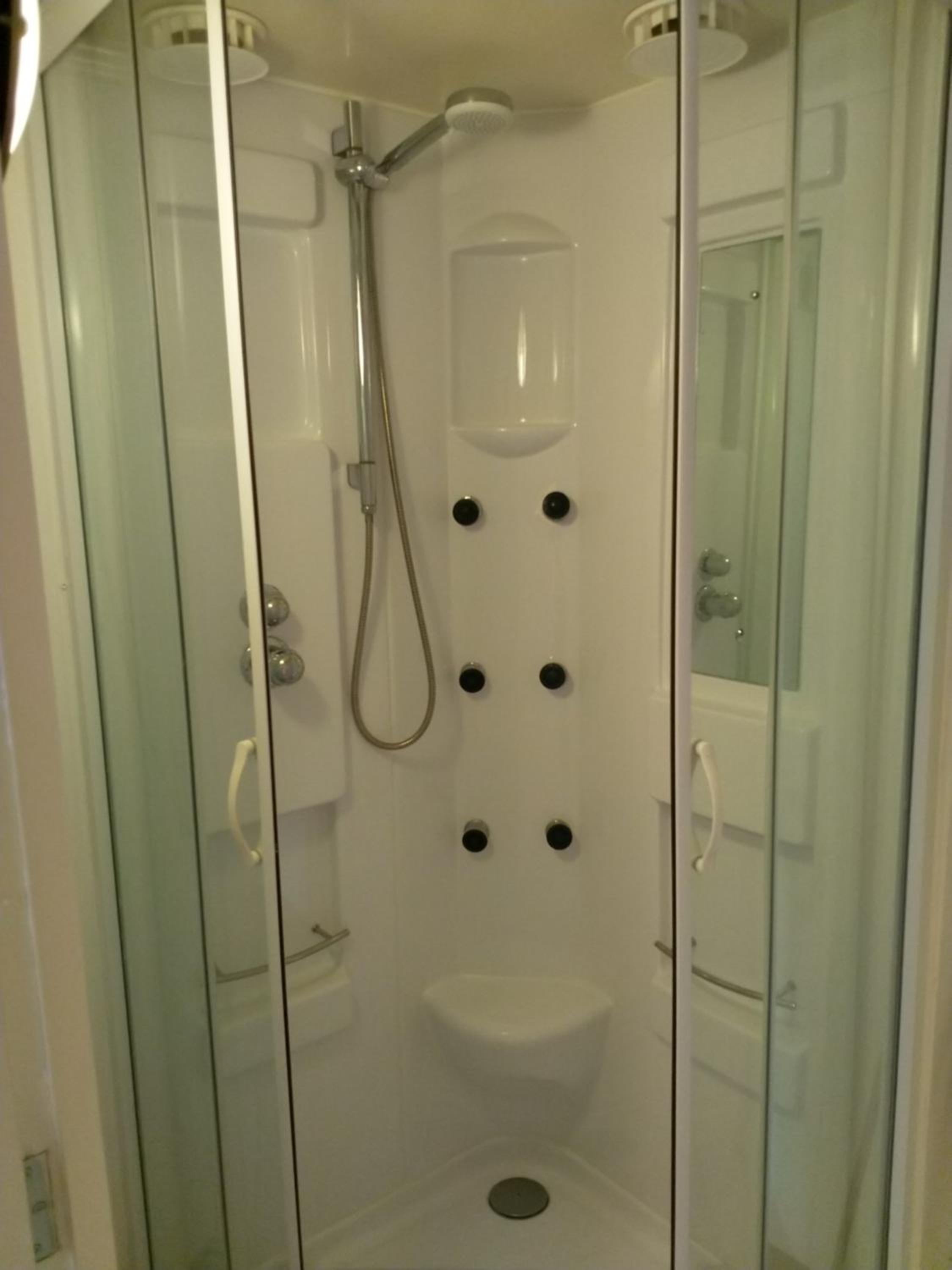 One-Bedroom Apartment - Photo 2