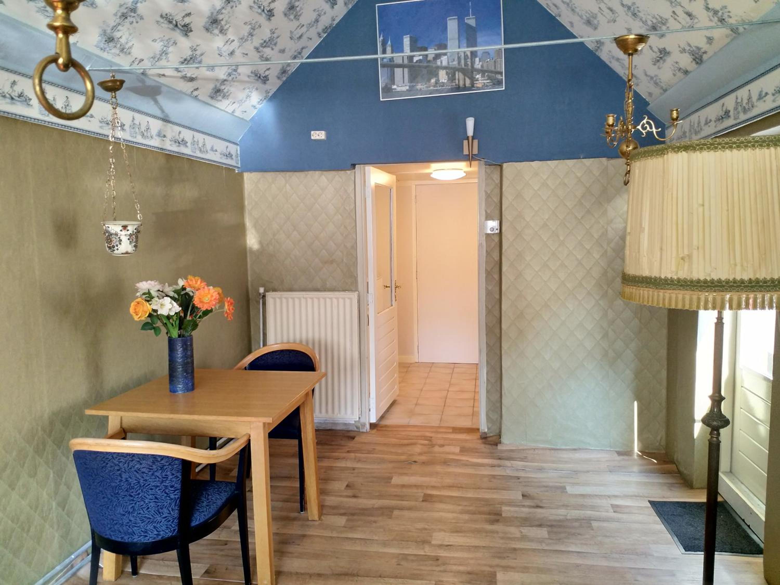 One-Bedroom Apartment - Photo 3