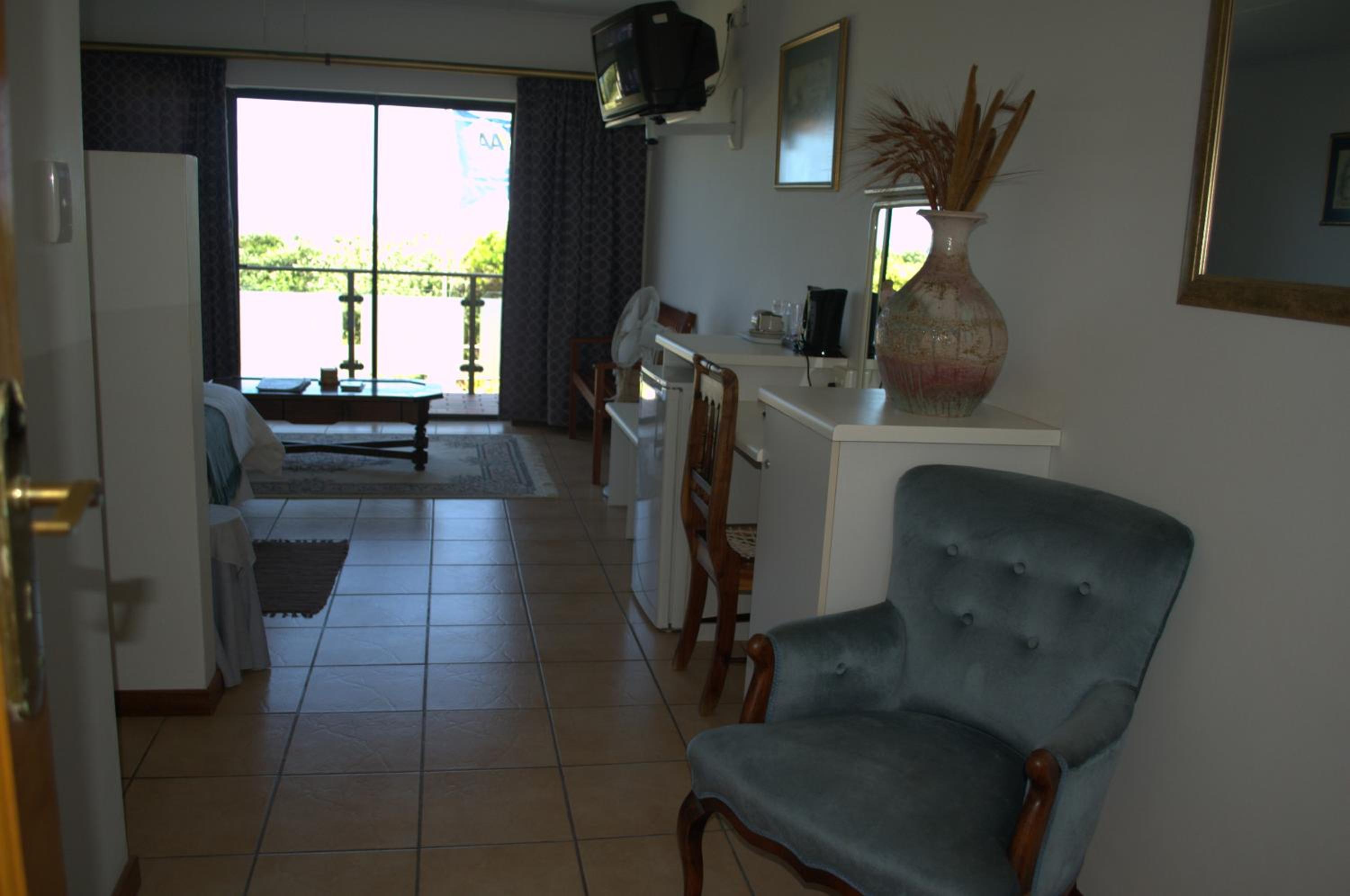 Standard Double Room - Photo 14