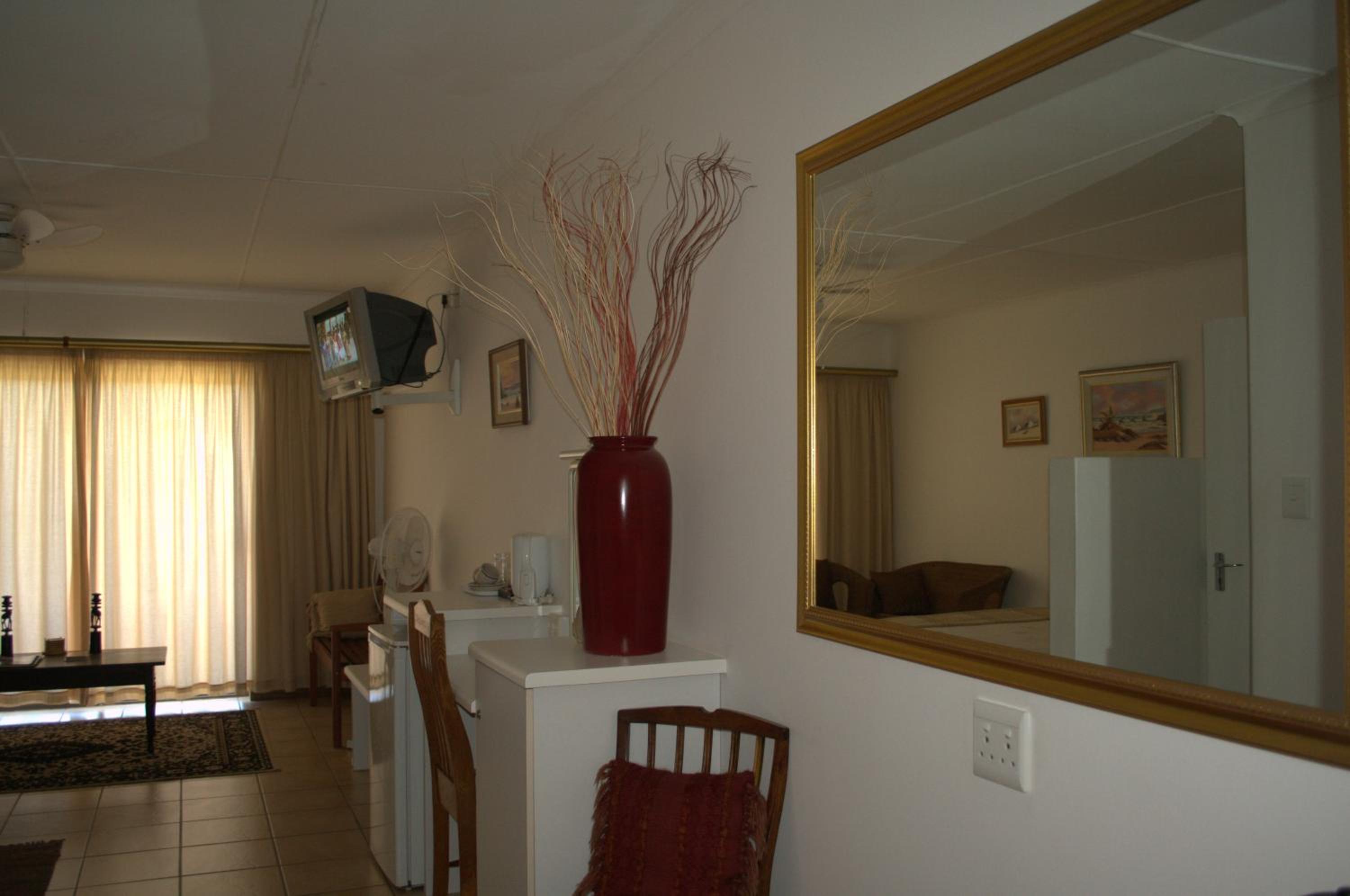 Standard Double Room - Photo 2
