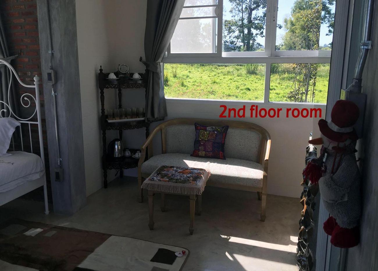 Family Room with Mountain View photo 1