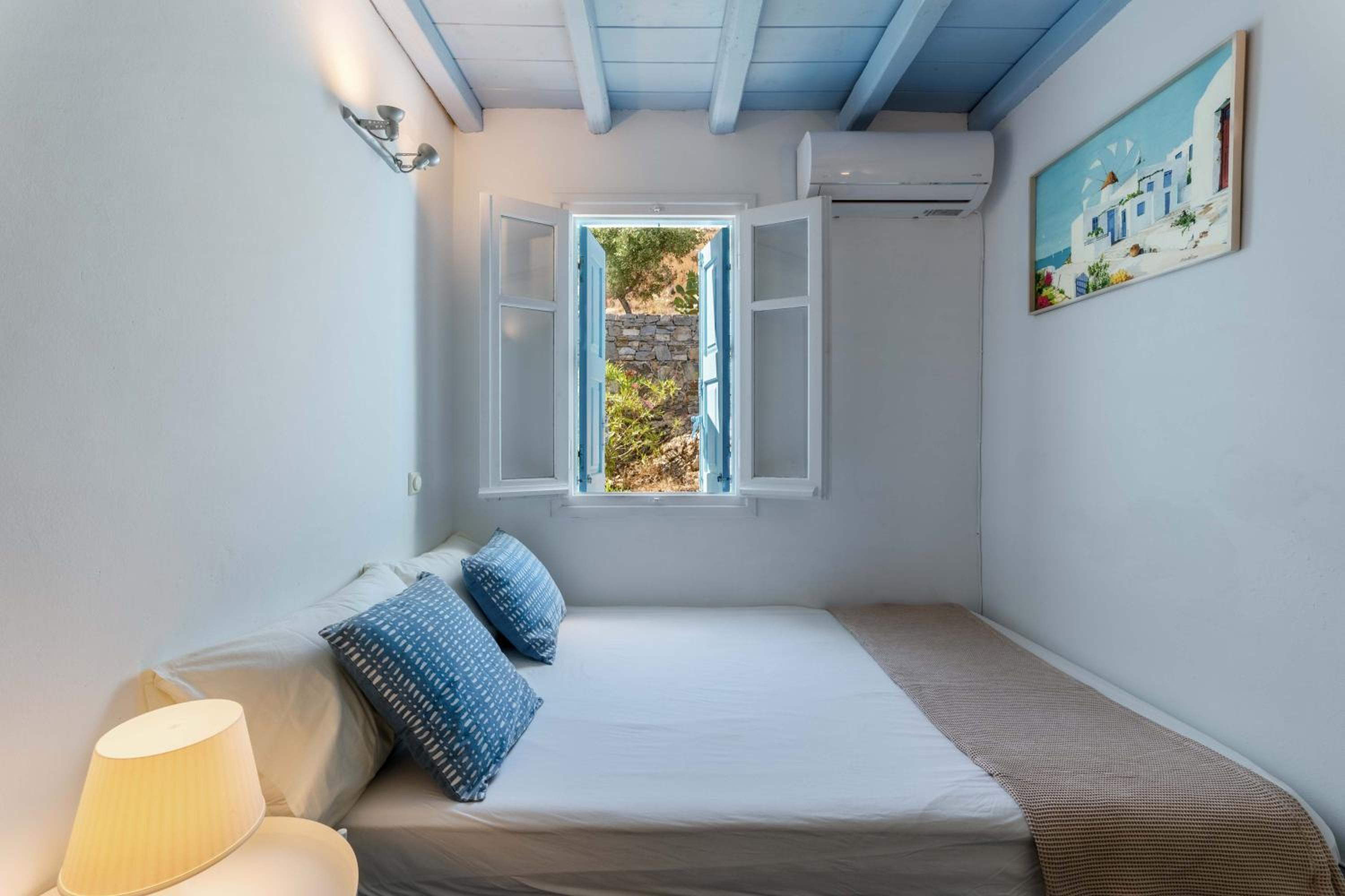 Villa photo 2