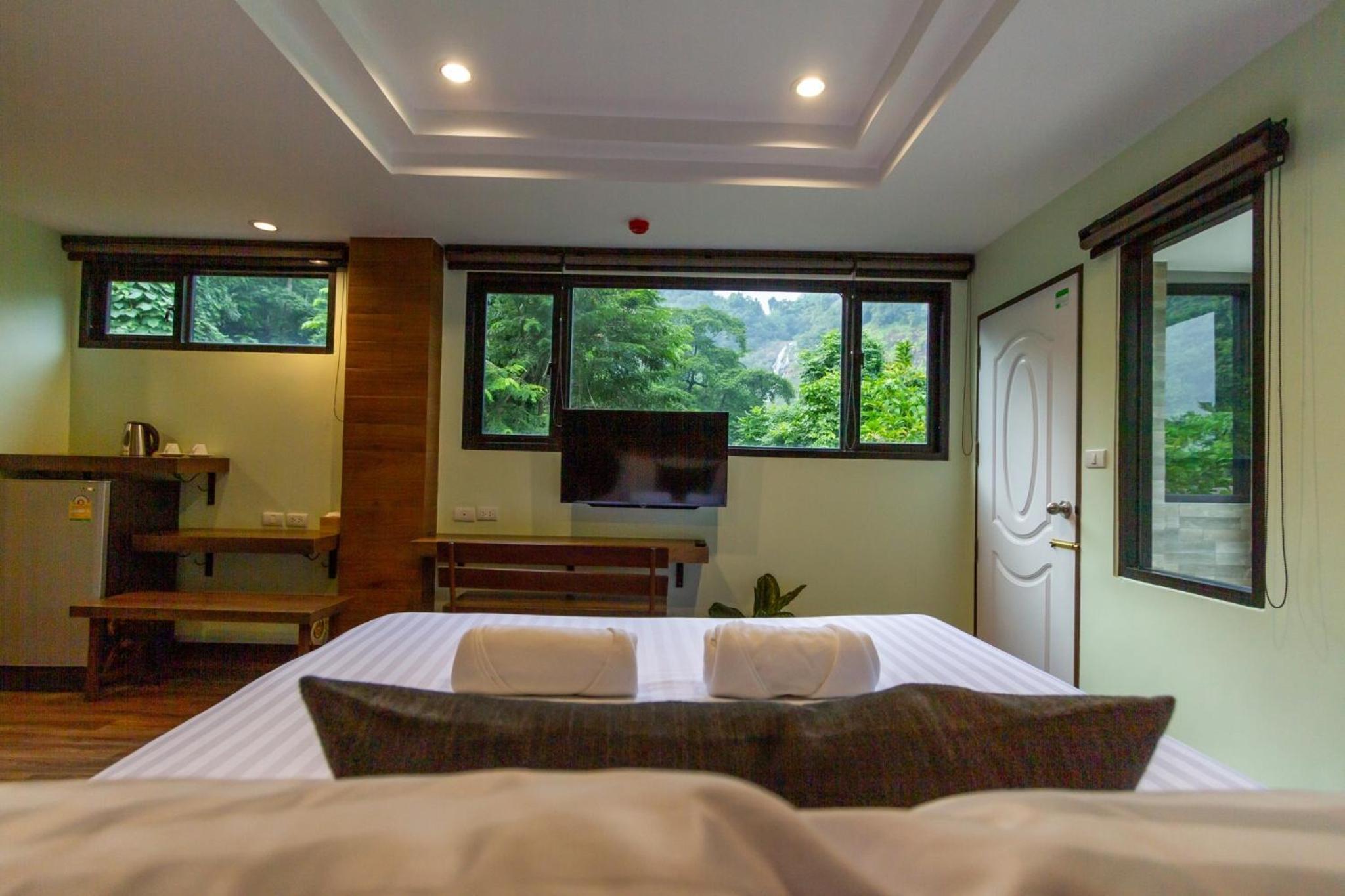 Deluxe Double Room with Balcony photo 1