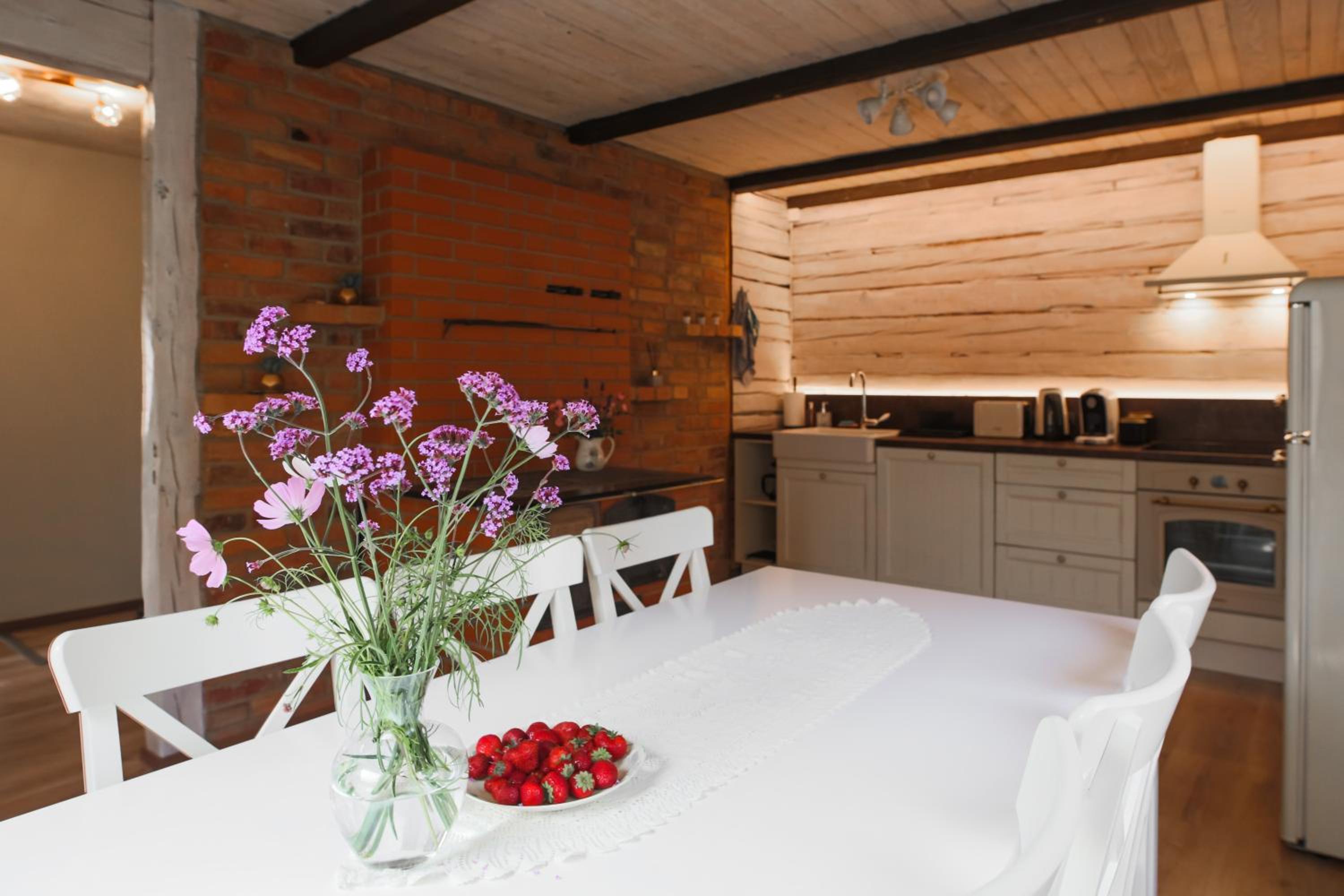 One-Bedroom House - Photo 9