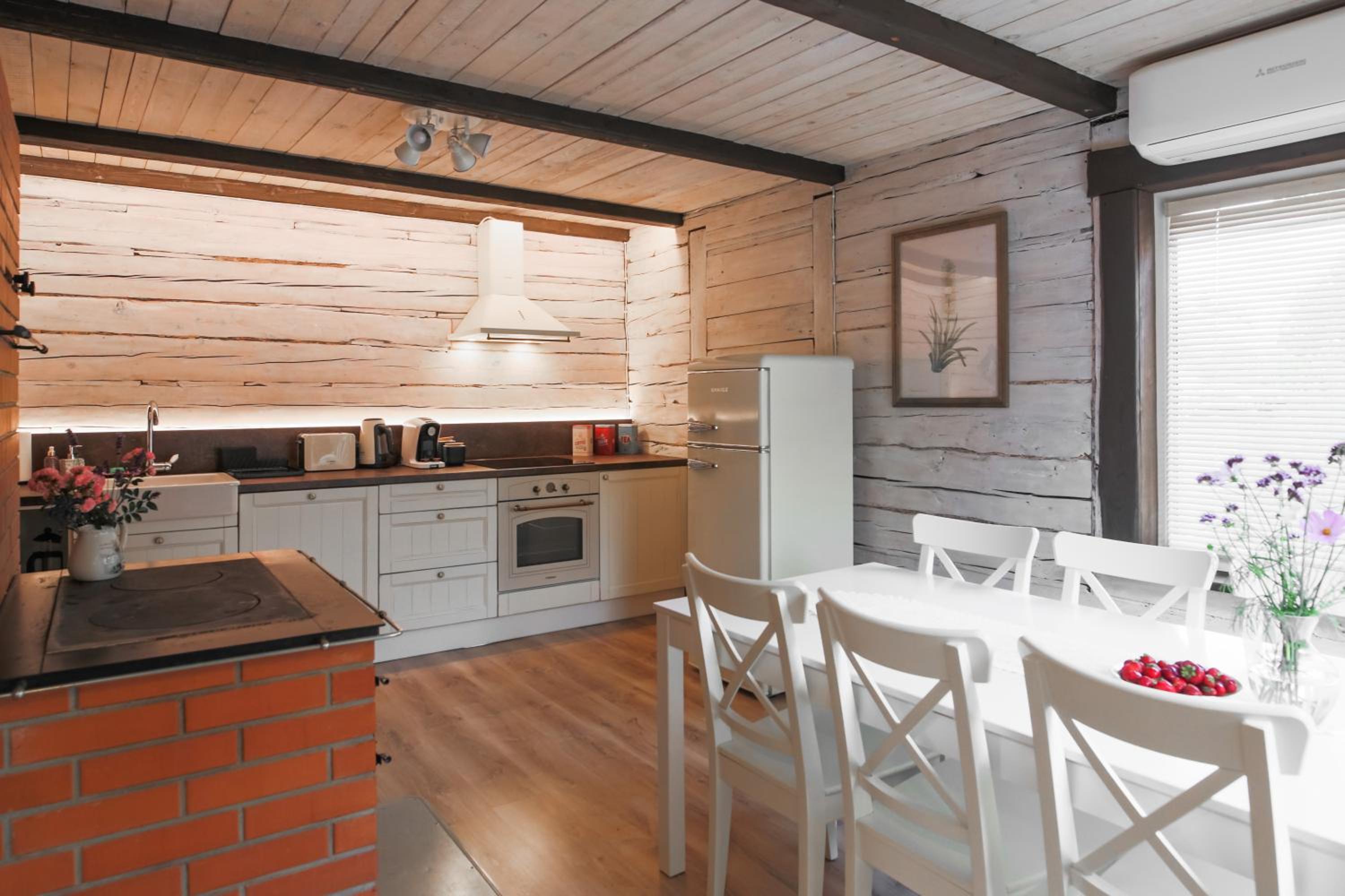 One-Bedroom House - Photo 11