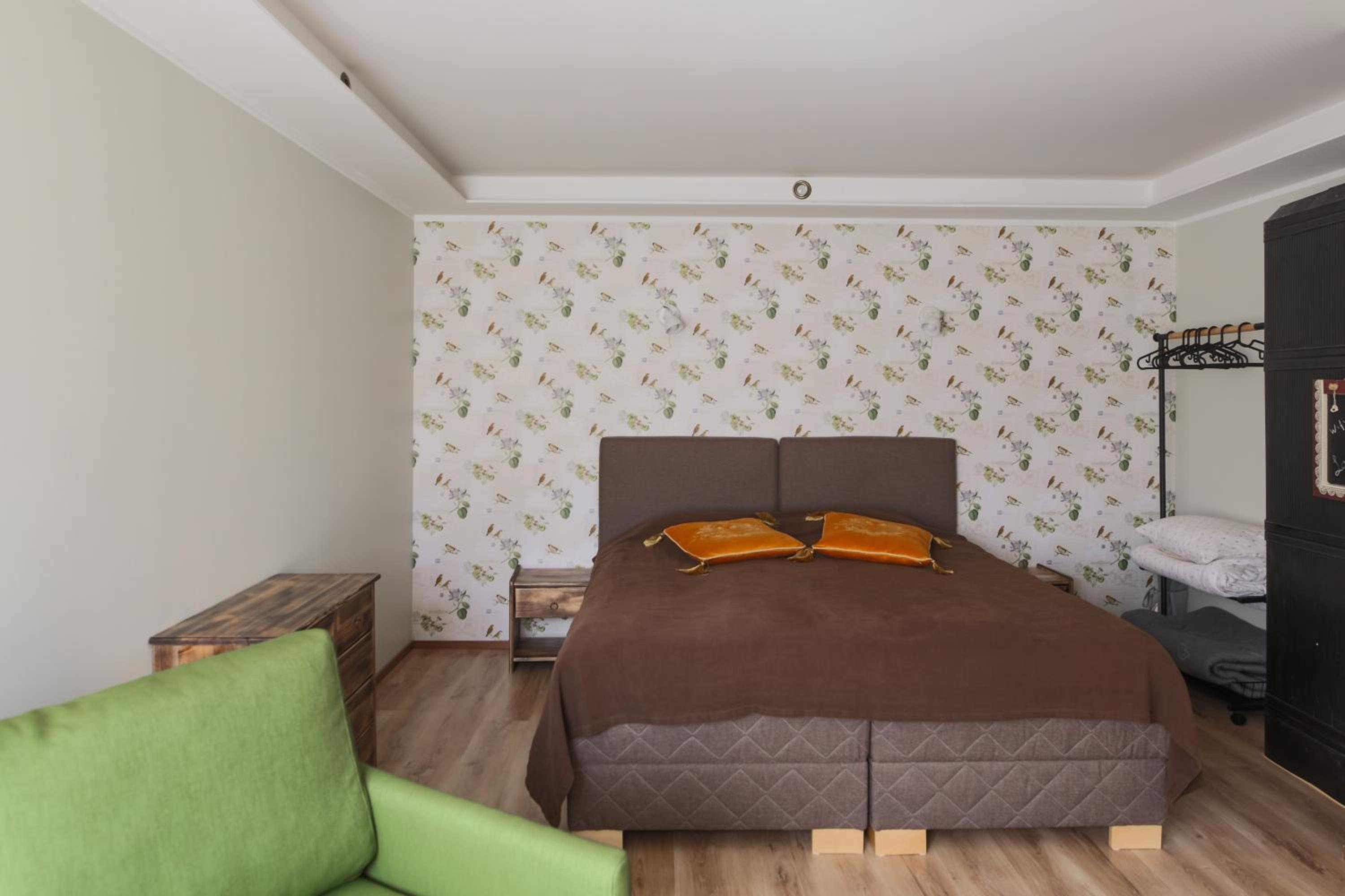 One-Bedroom House - Photo 20
