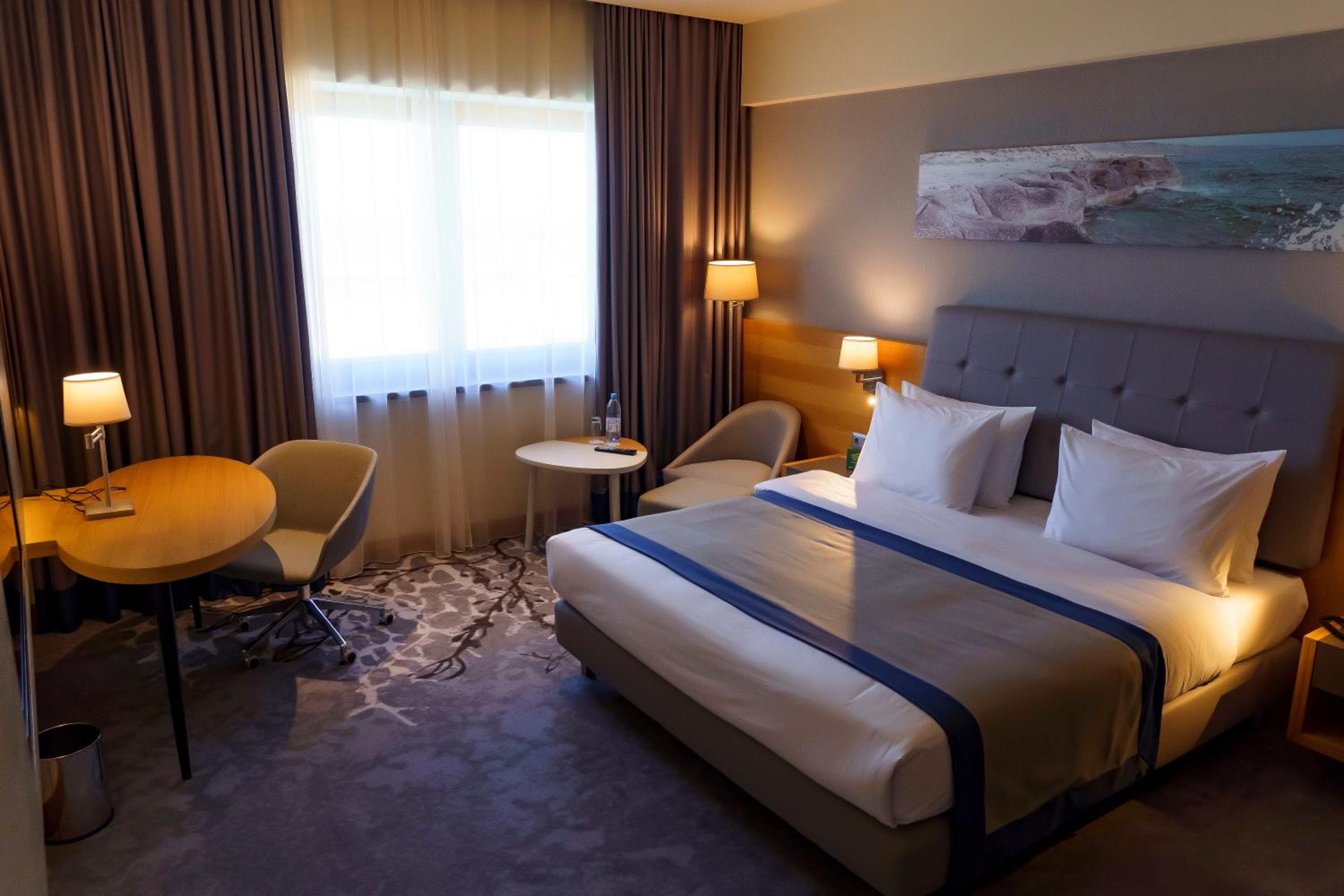 Standard King Room - Photo 1
