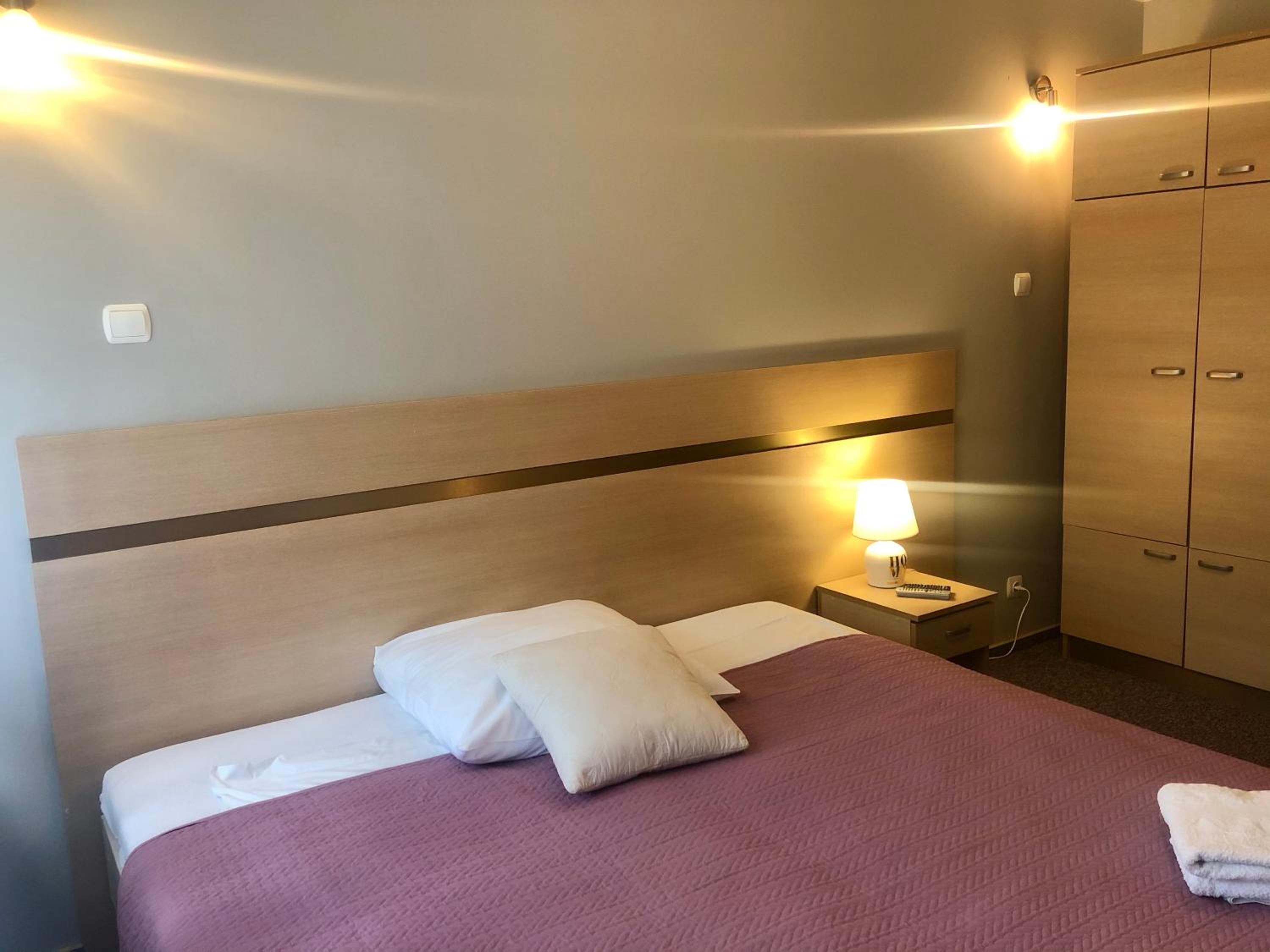 Twin Room - Photo 25