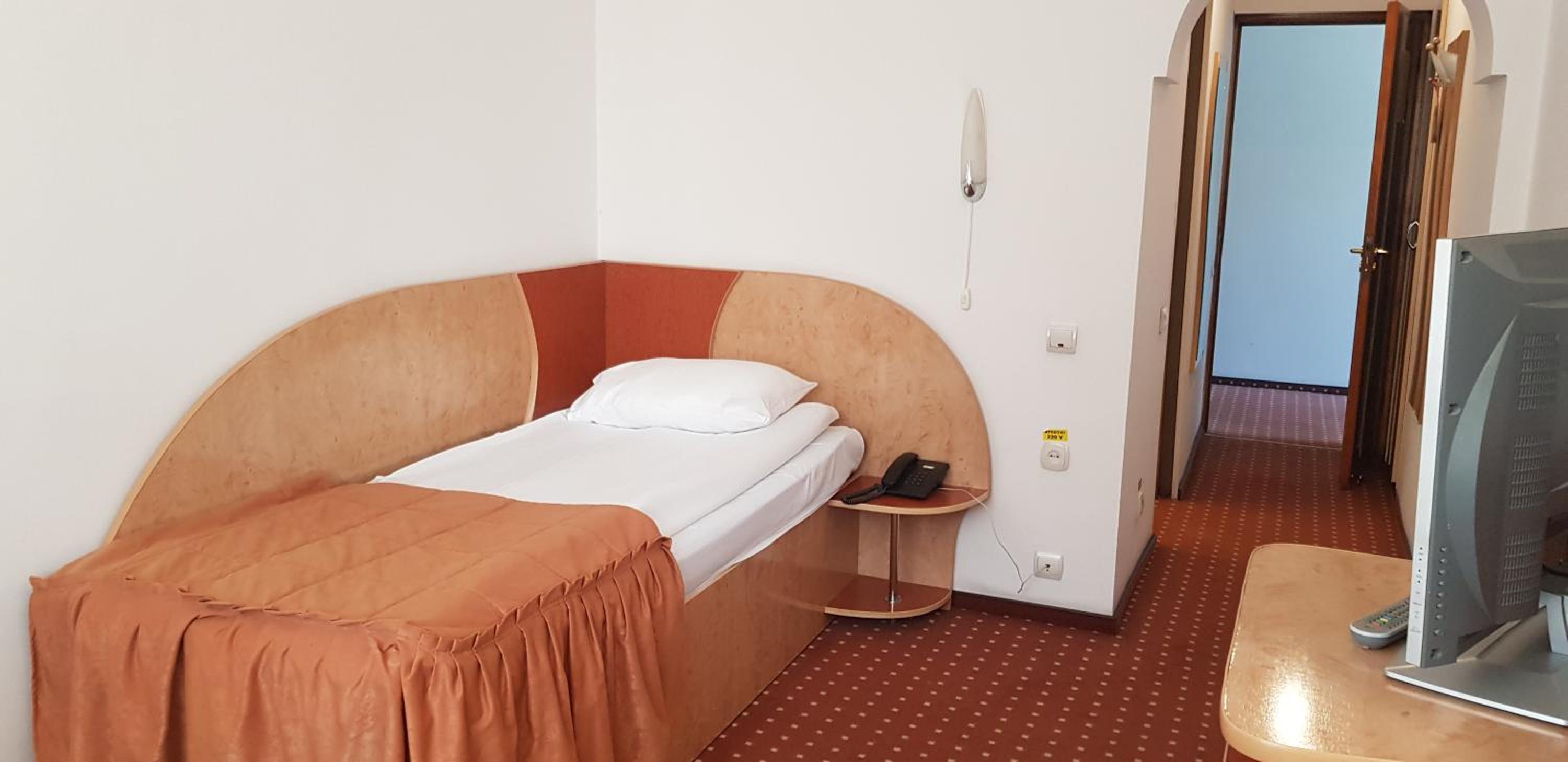 Standard Single Room with Mountain View photo 1