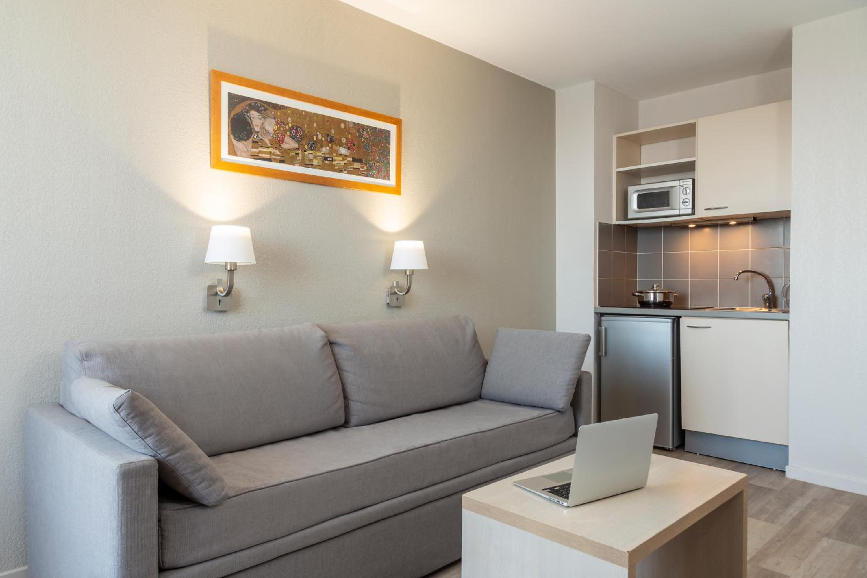 One-Bedroom Apartment - Photo 1