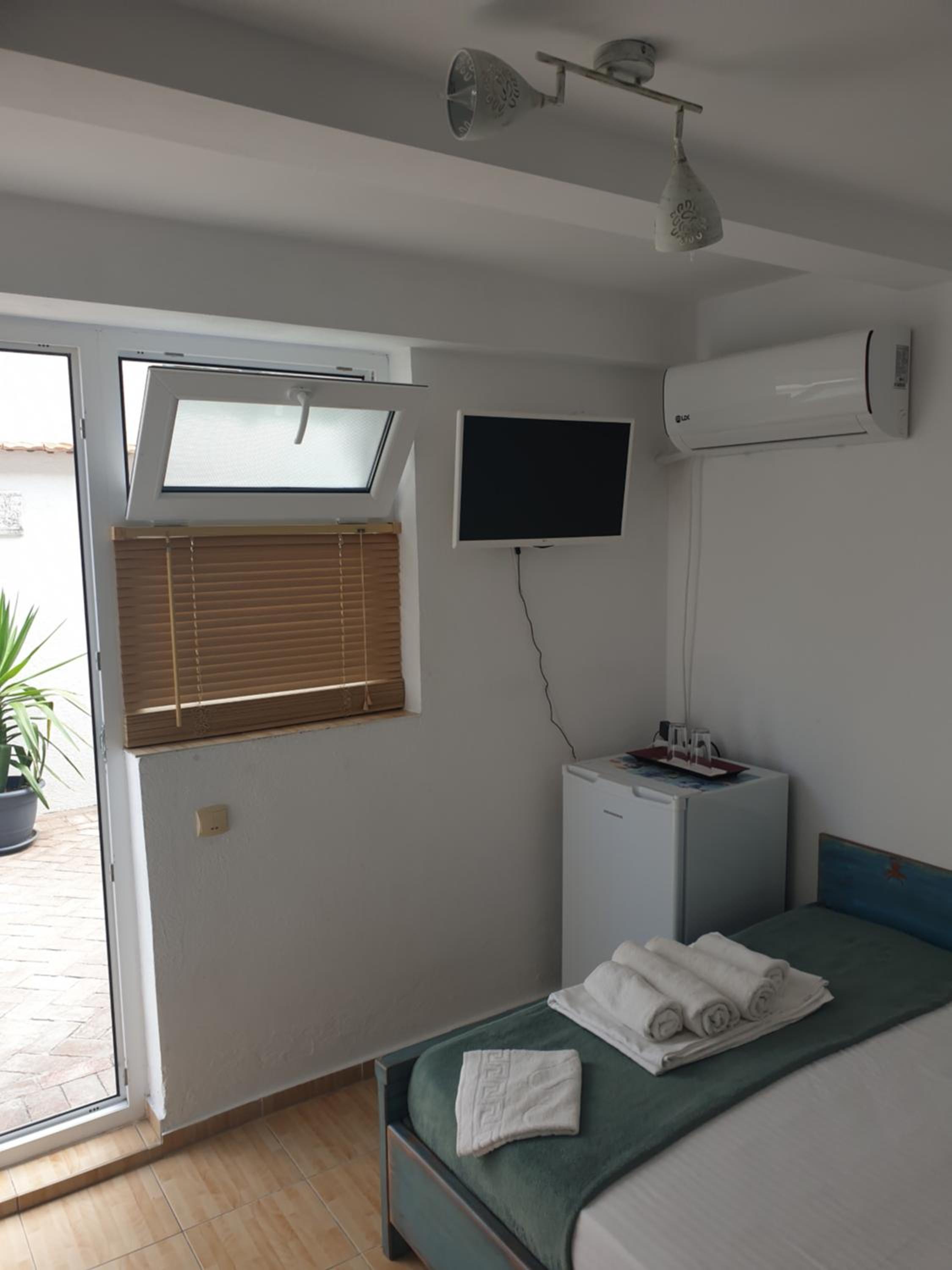 Standard Double Room - Photo 1
