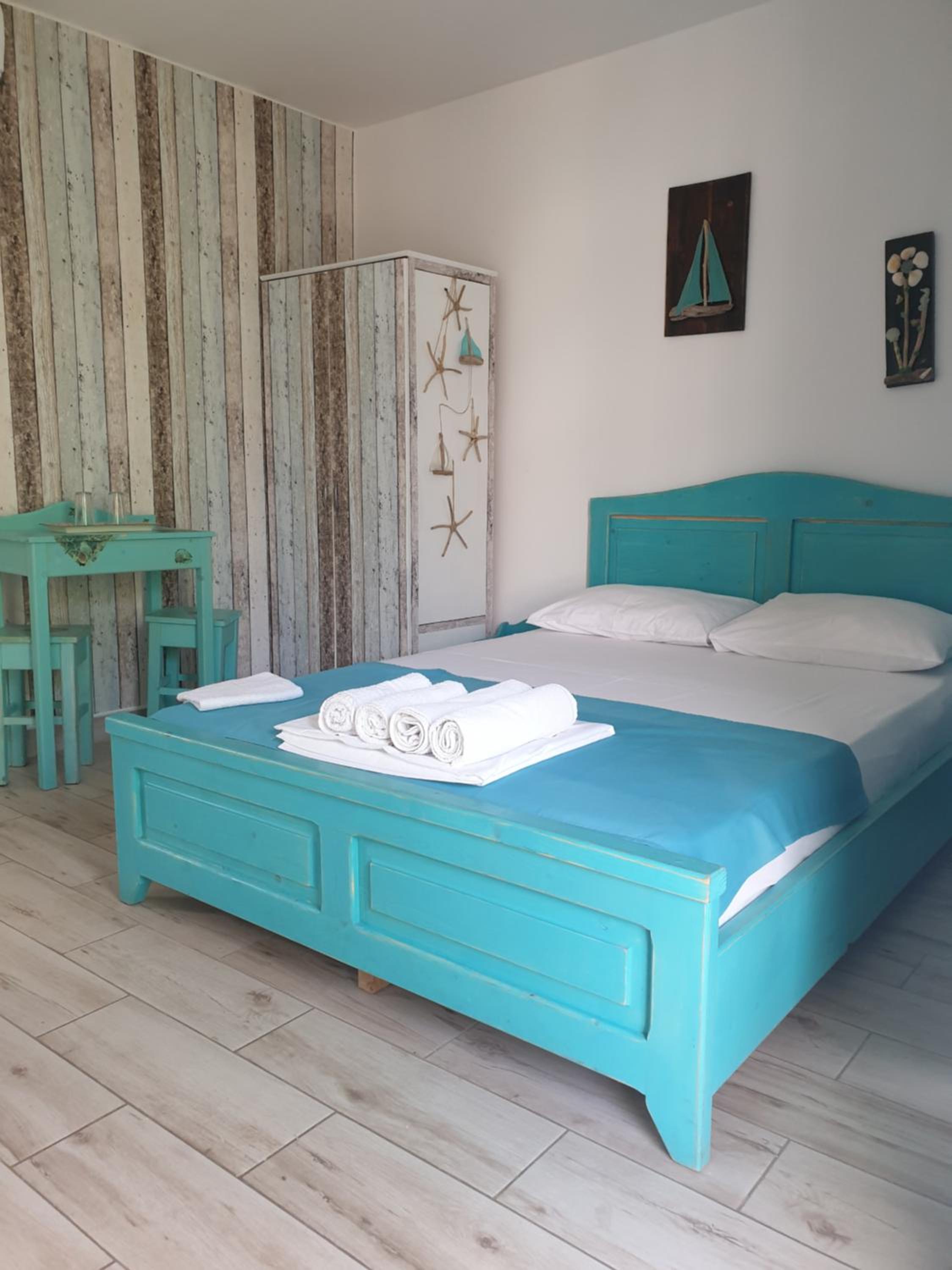 Deluxe Double Room - Photo 8