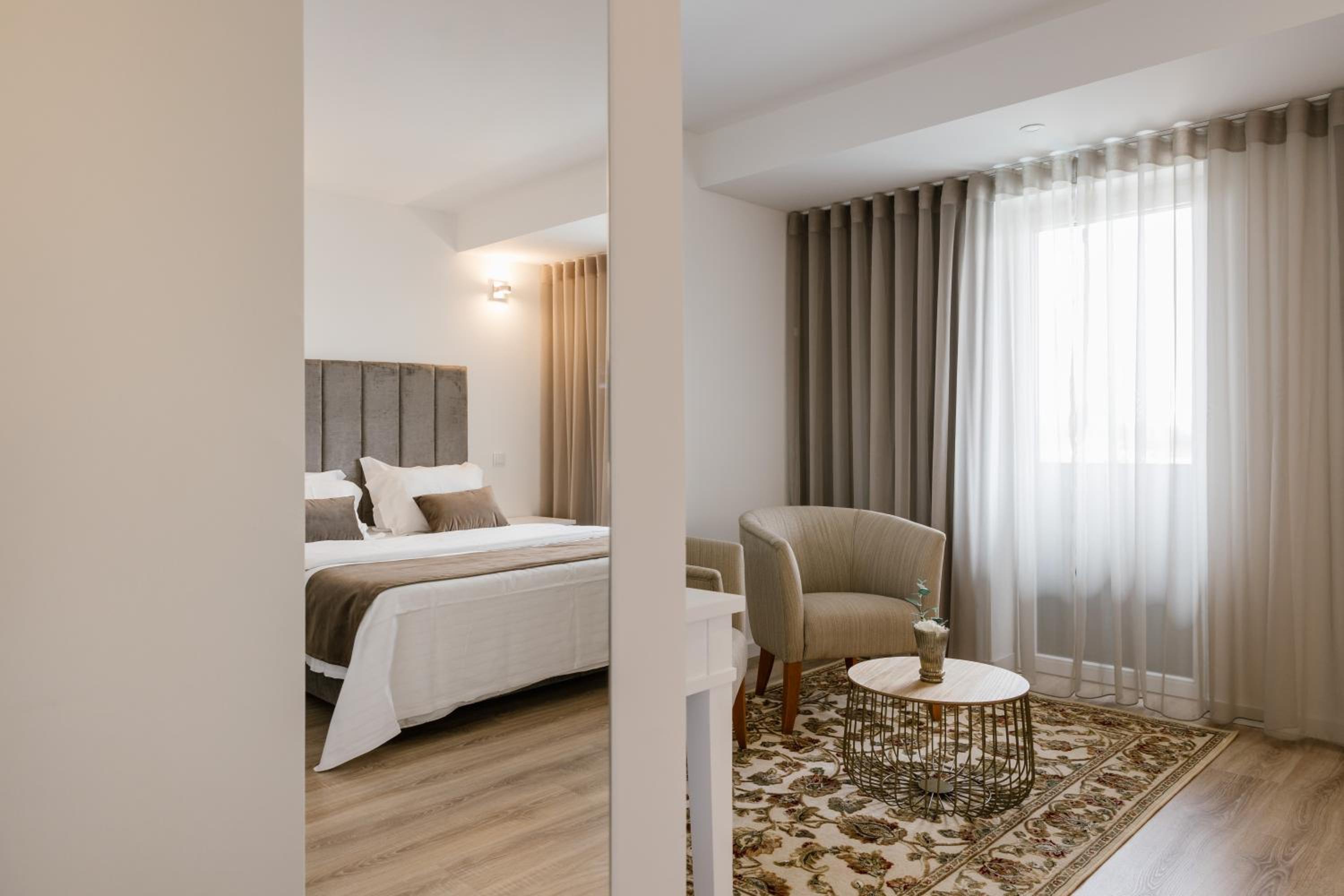 Deluxe Double Room - Photo 1