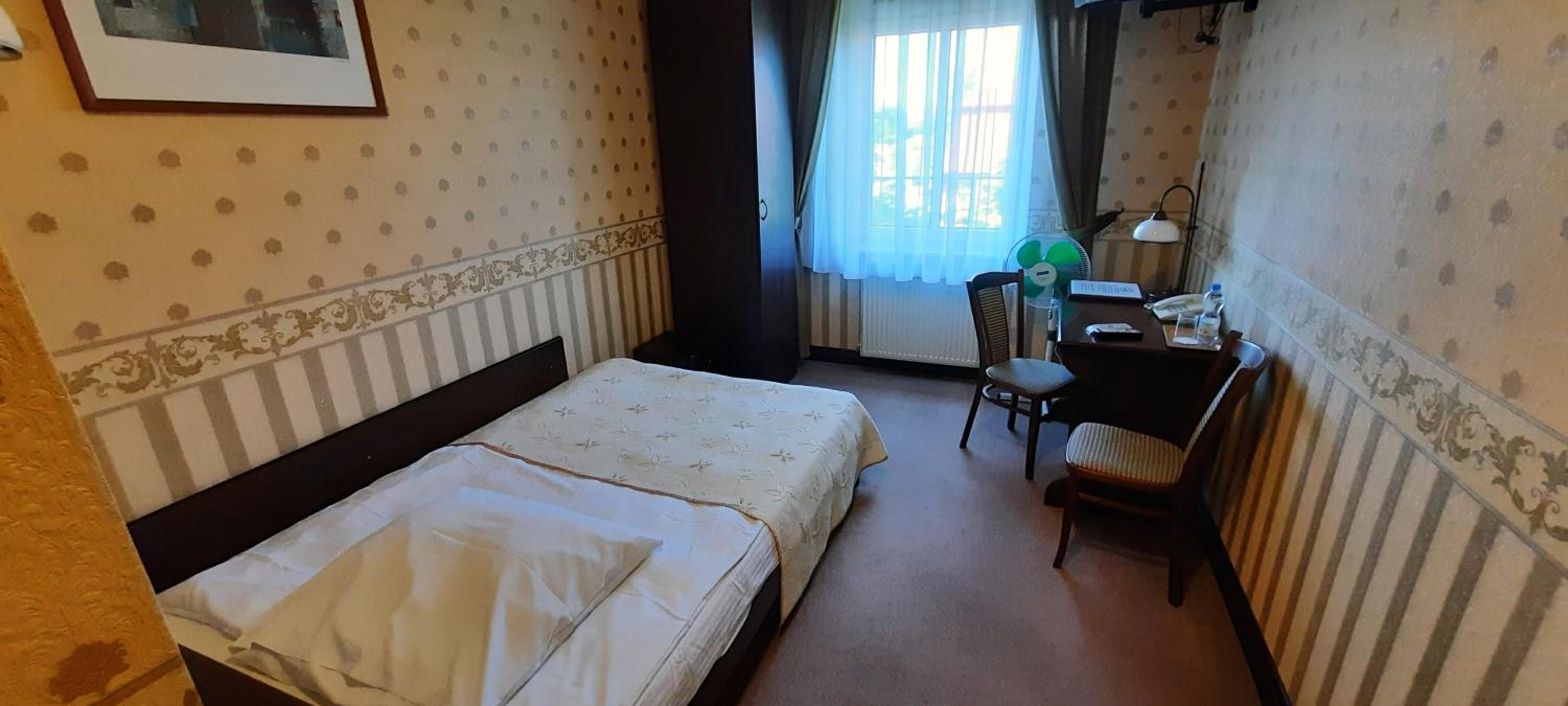 Single Room photo 2