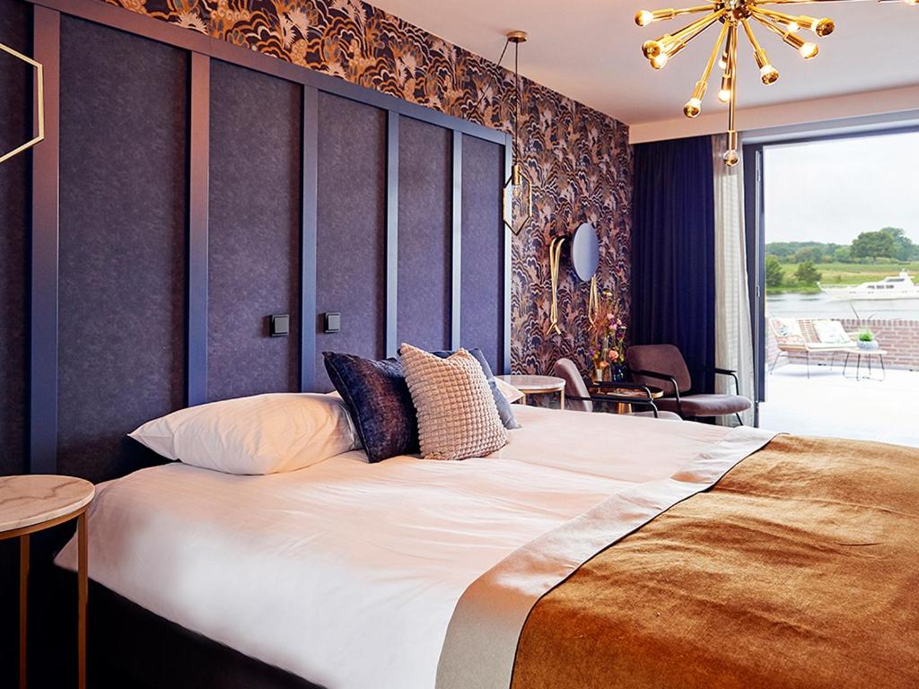 Suite with River View - Photo 7