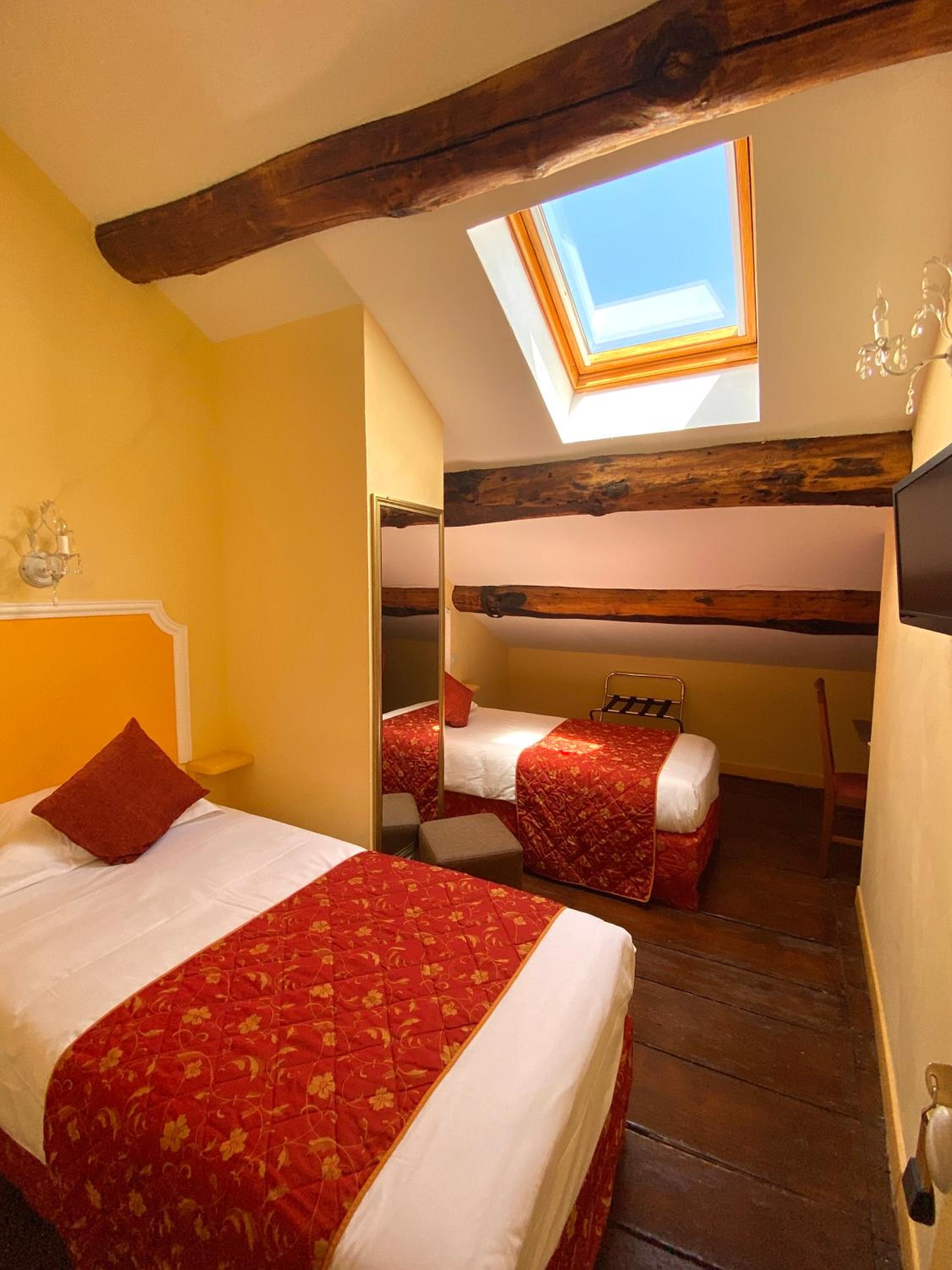 Quadruple Room photo 2