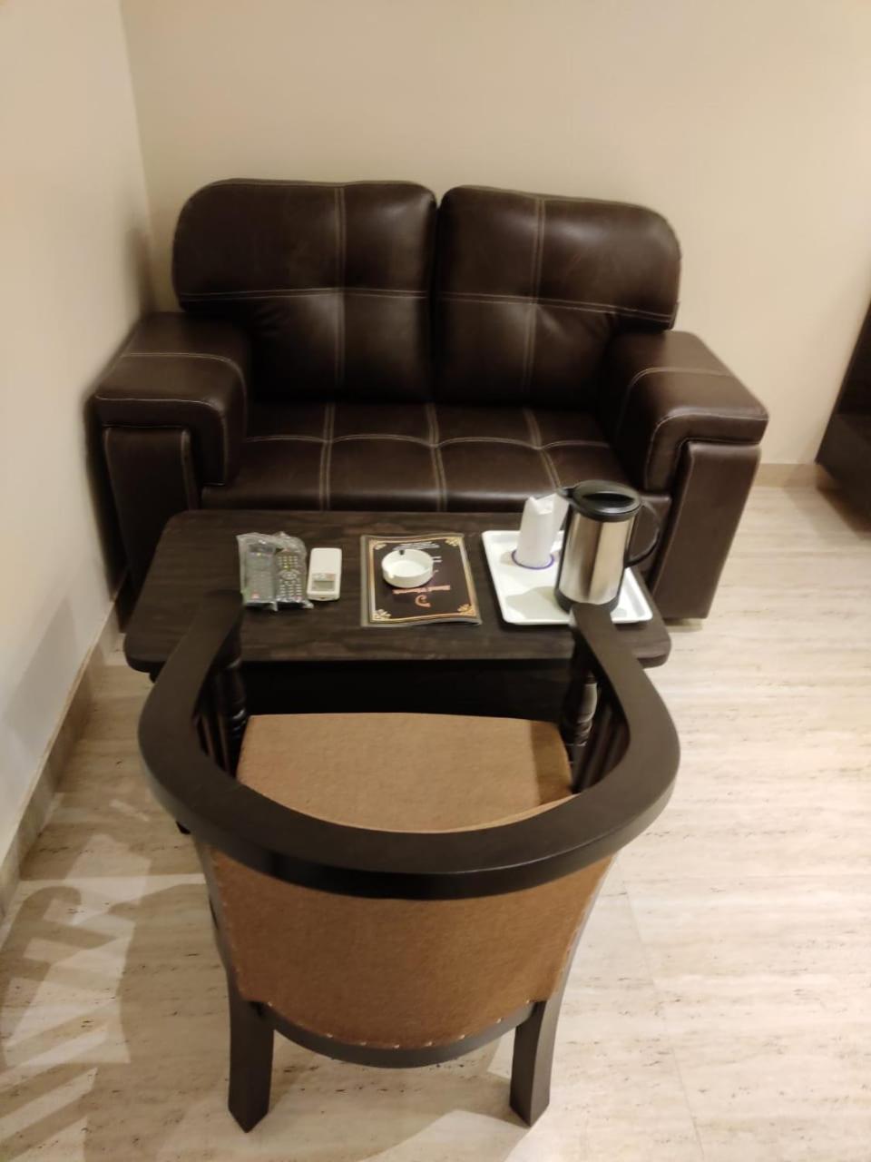 Deluxe Double Room (2 Adults + 1 Child) - Photo 2