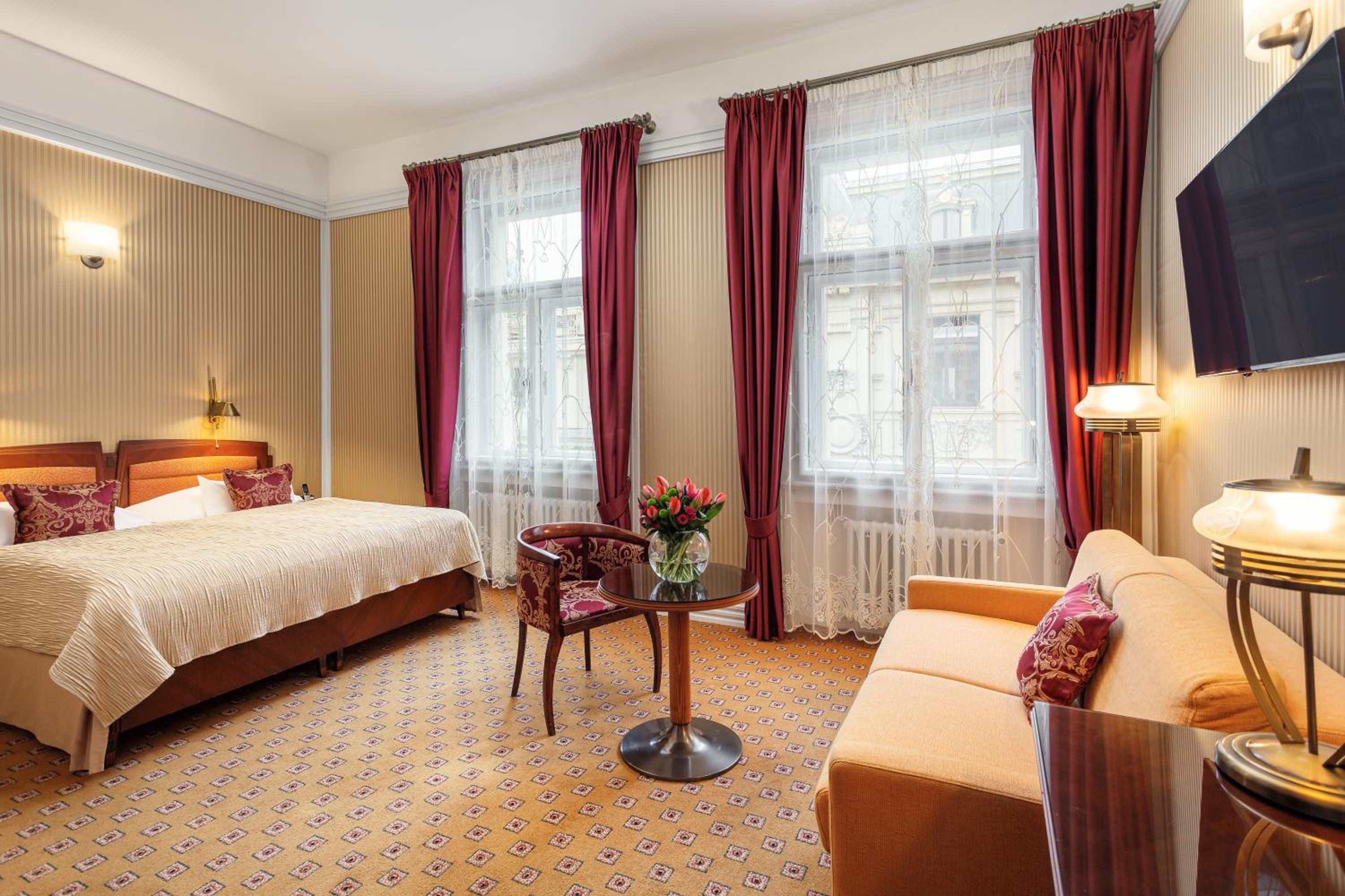 Double or Twin Room with Extra Bed thumbnail 6