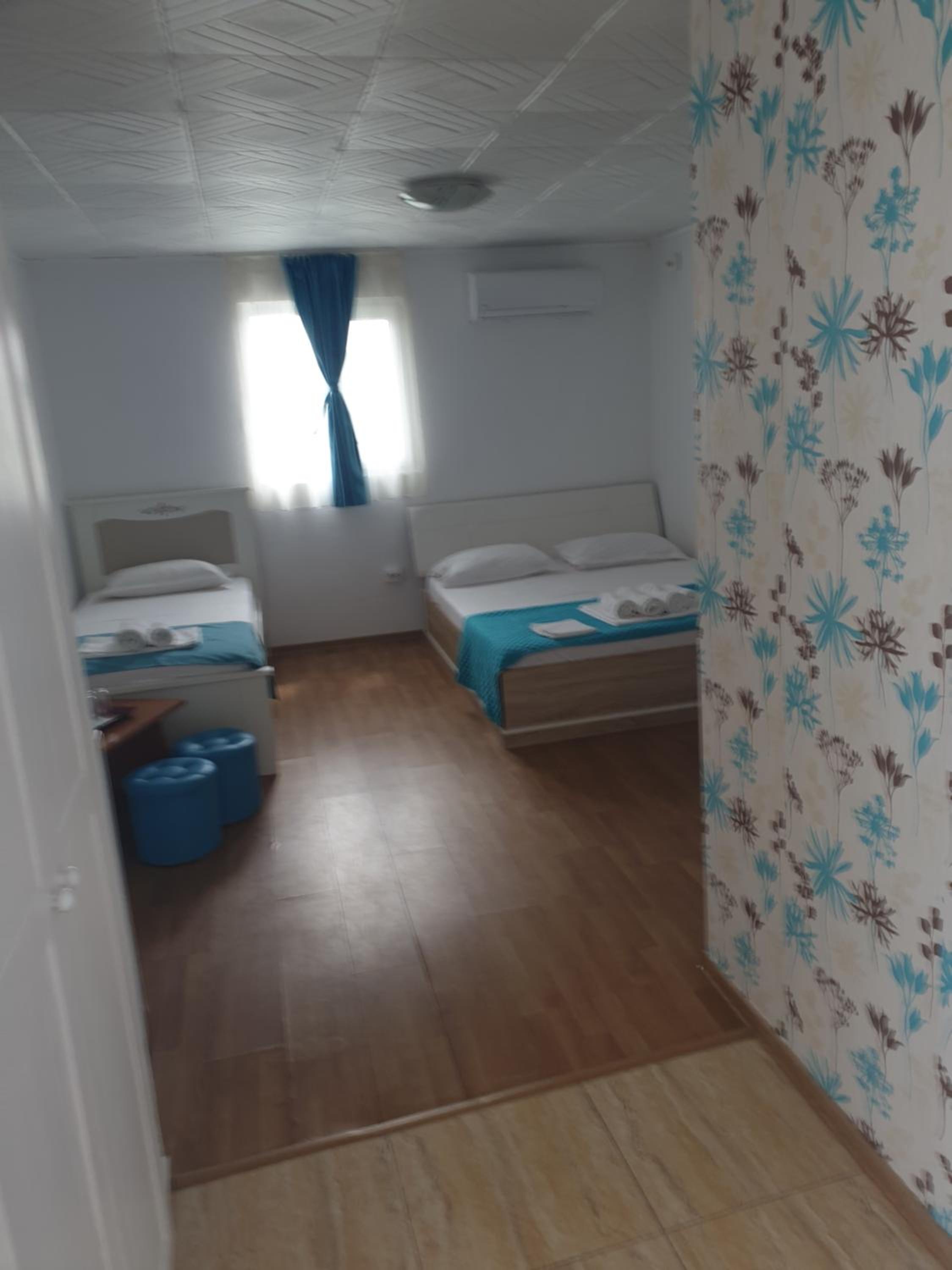 Triple Room - Photo 11
