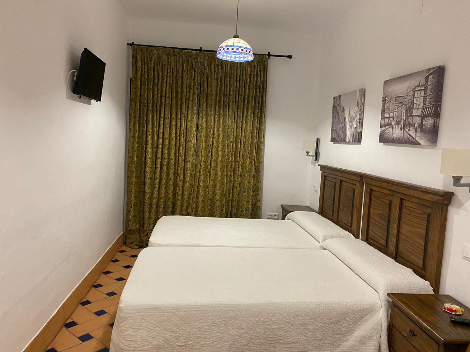 Double or Twin Room photo 3