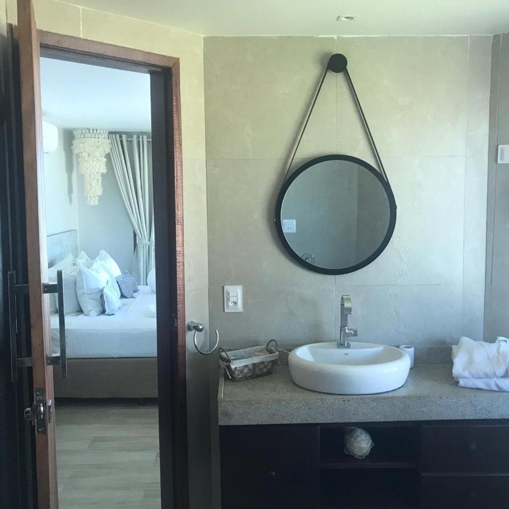 Luxury Double Room with Spa Bath and Sea View photo 2