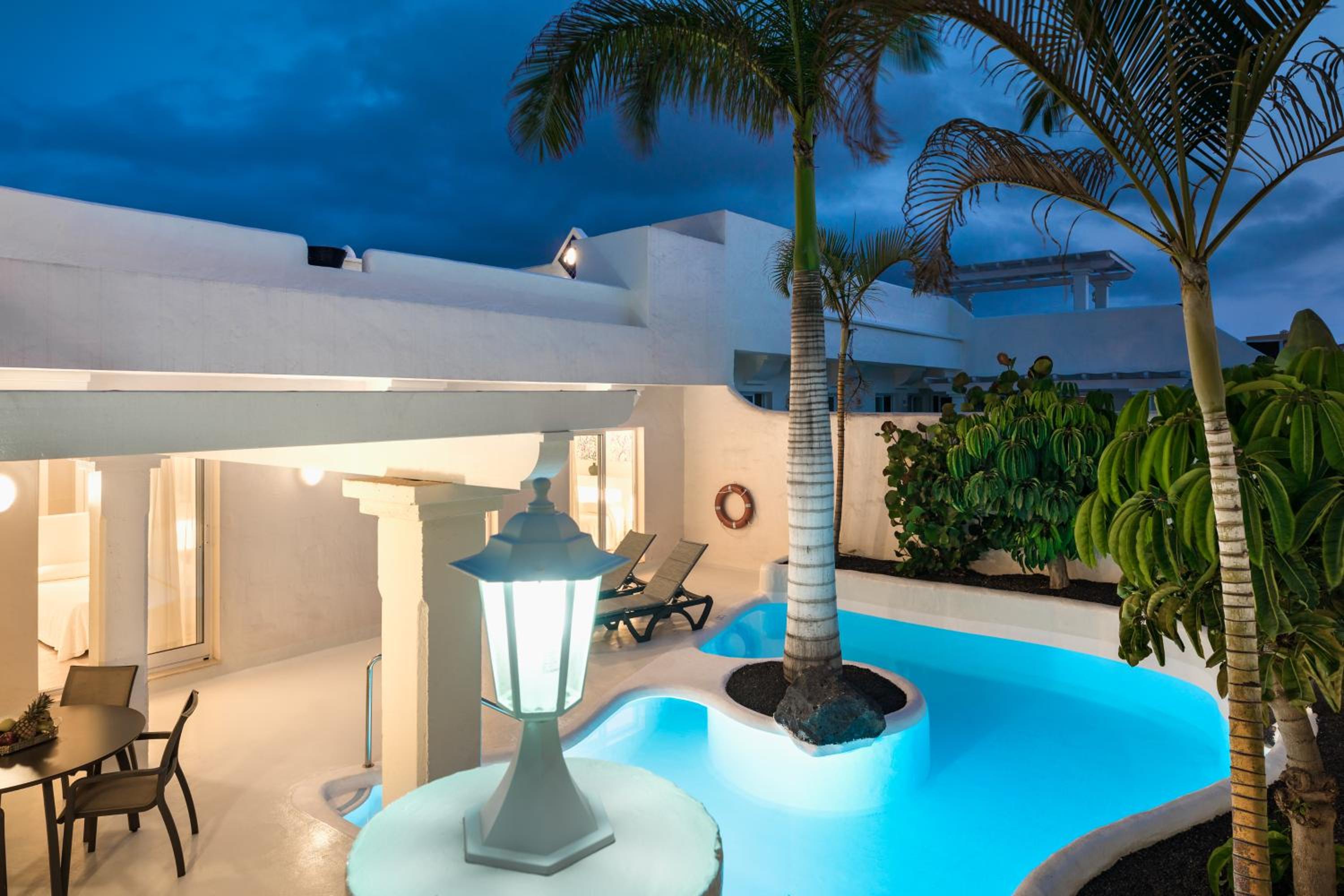 Three-Bedroom Villa photo 3