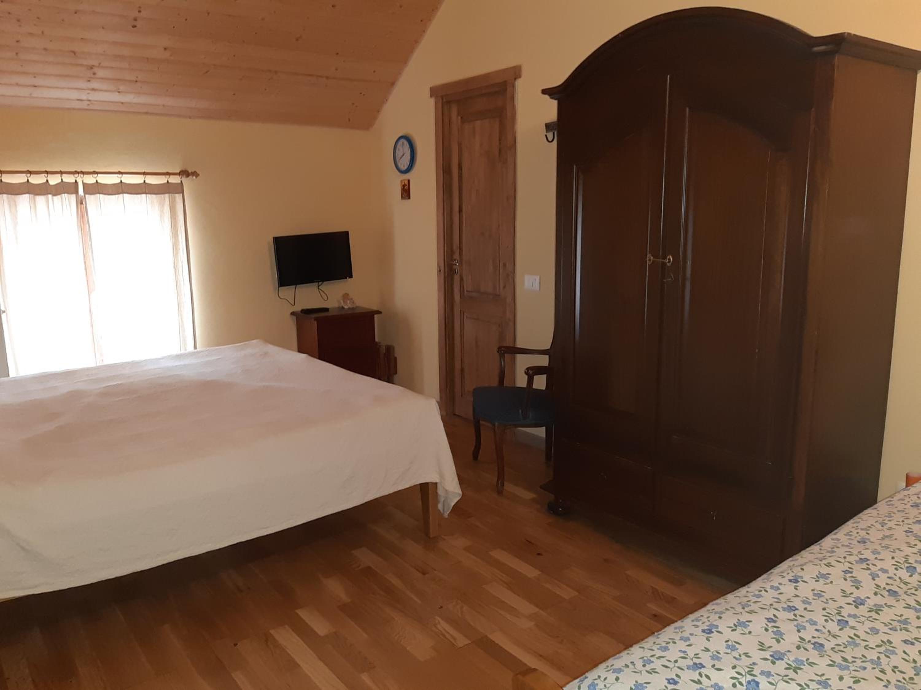 Triple Room with Private Bathroom photo 3