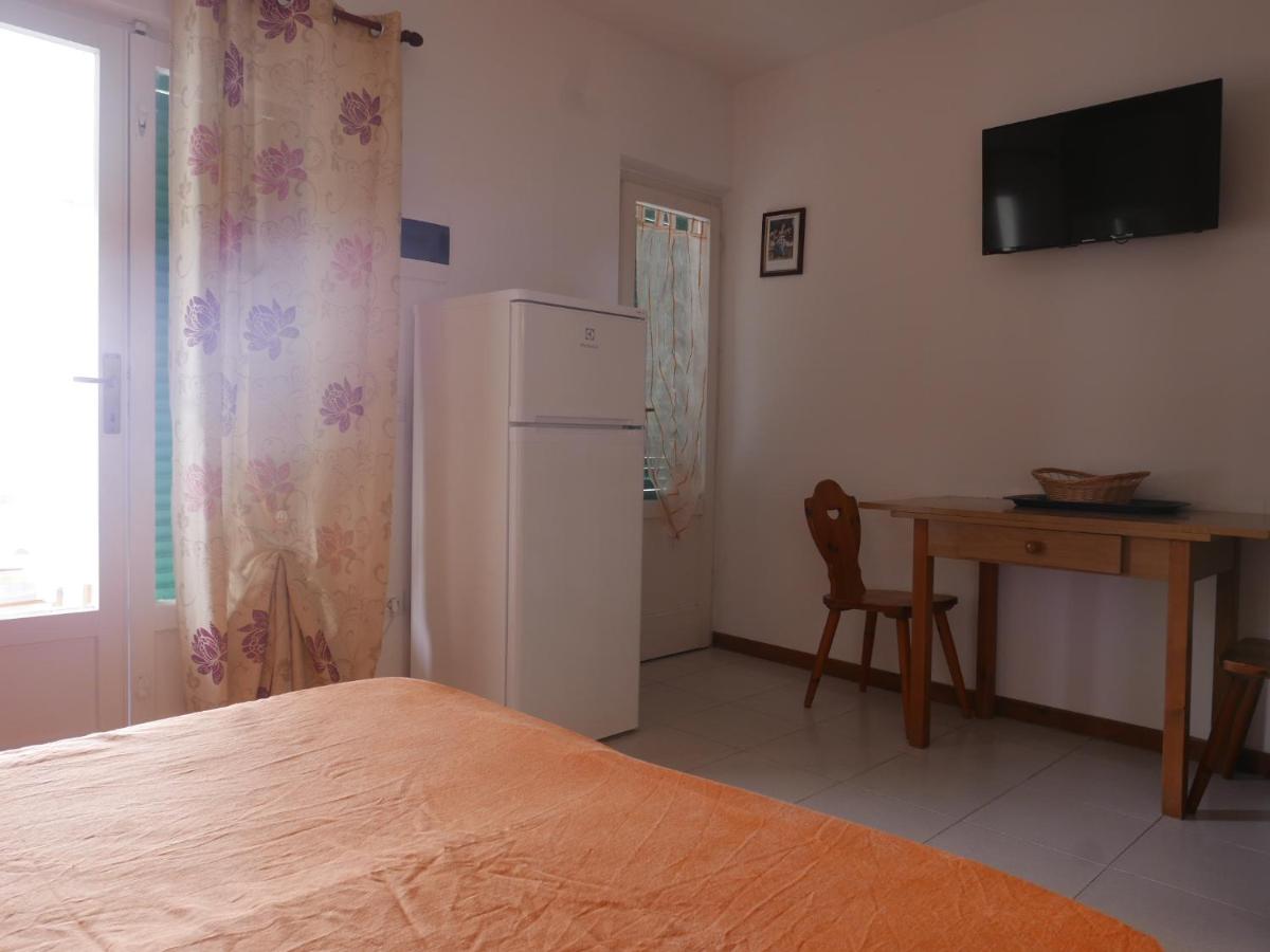 One-Bedroom Apartment with Terrace
