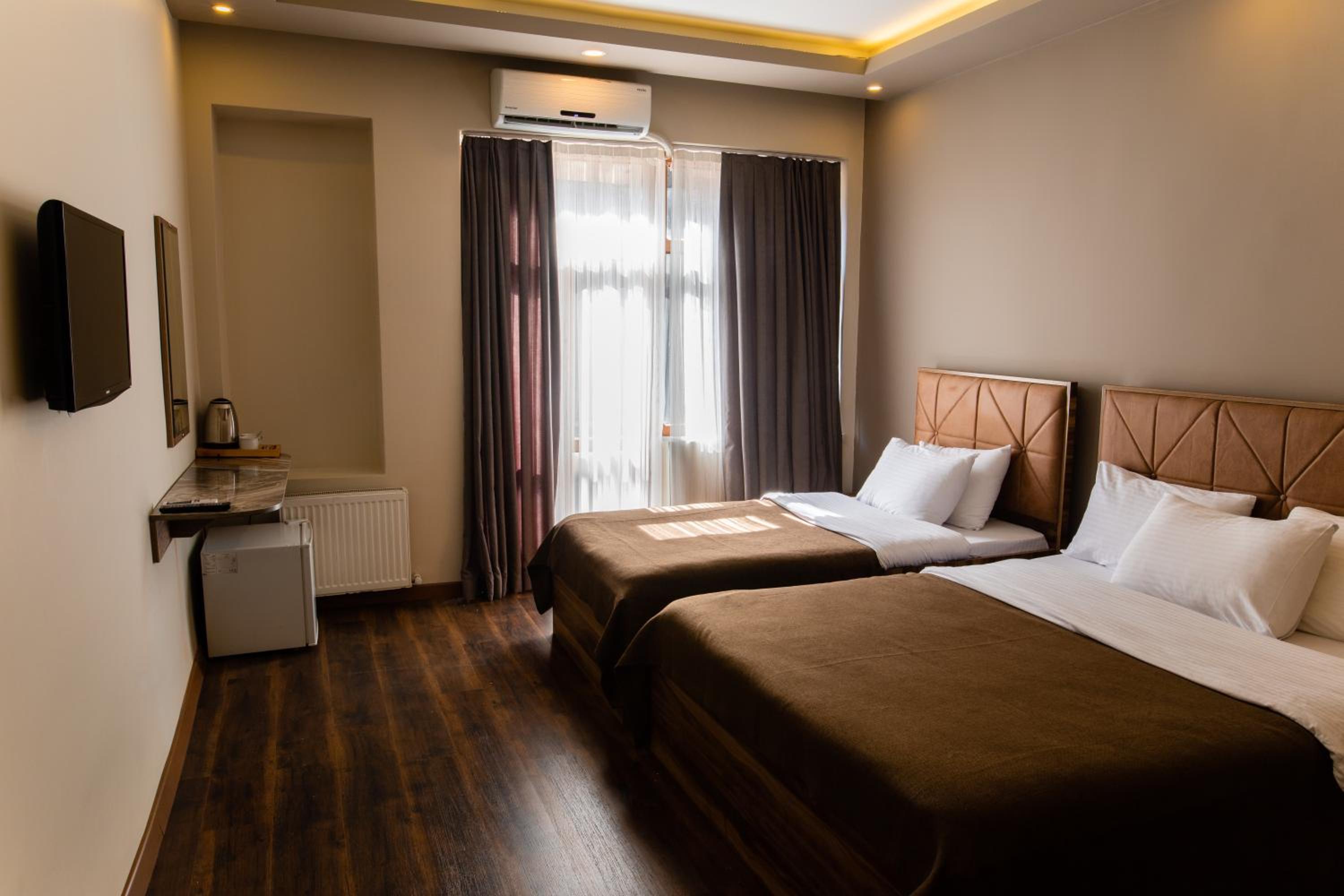 Deluxe Triple Room photo 3